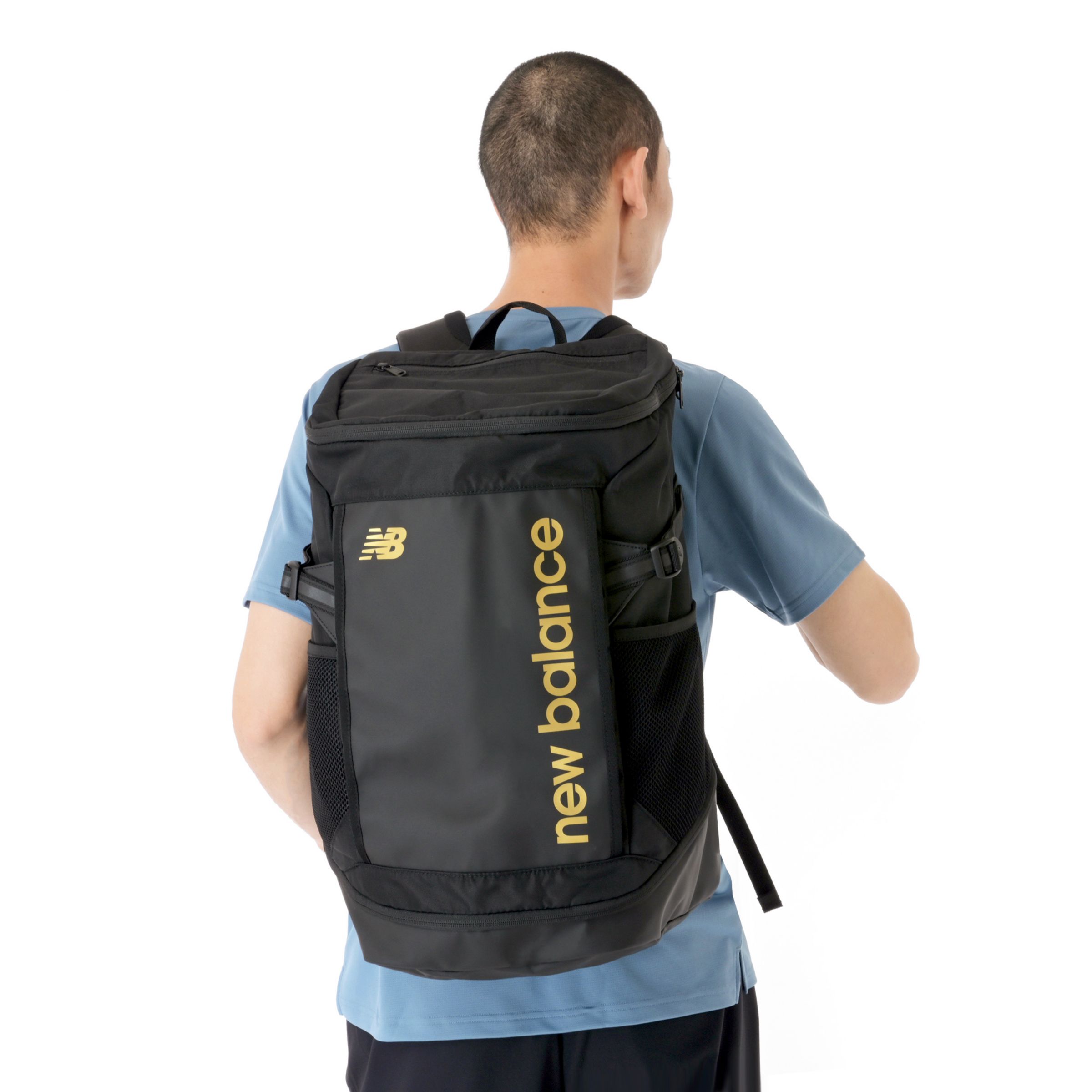 トップローディングバックパック35L