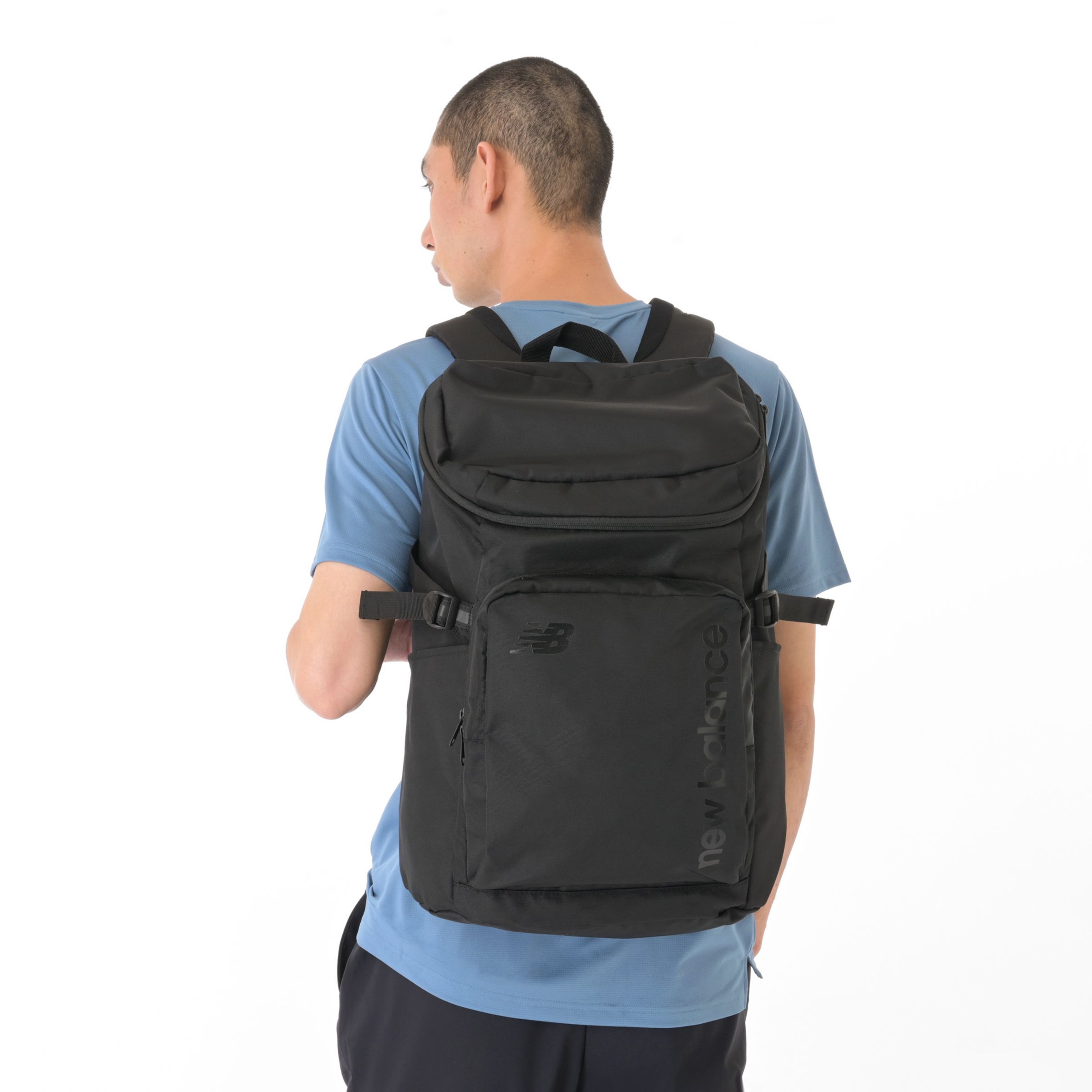 トップローディングバックパック30L