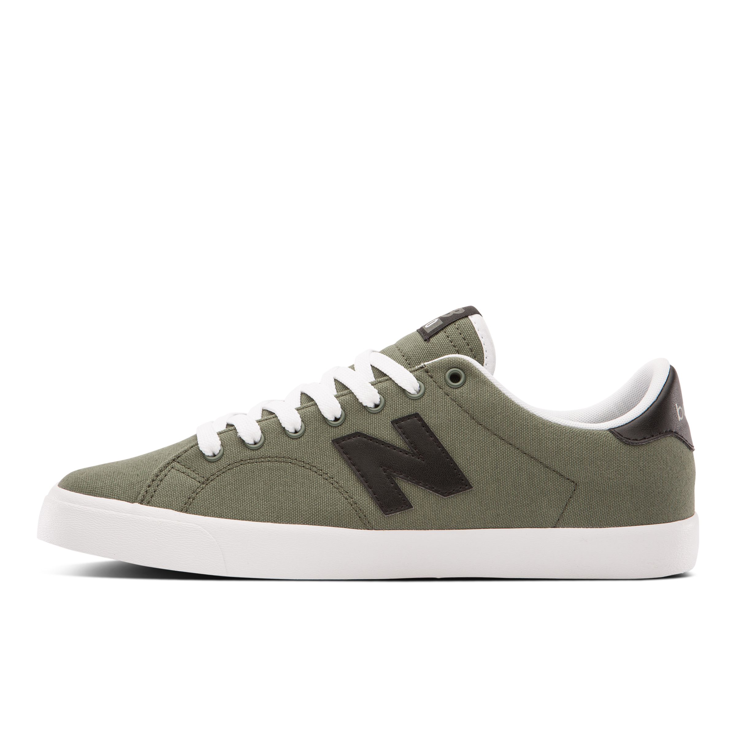 new balance 210 trainers in white with gum sole