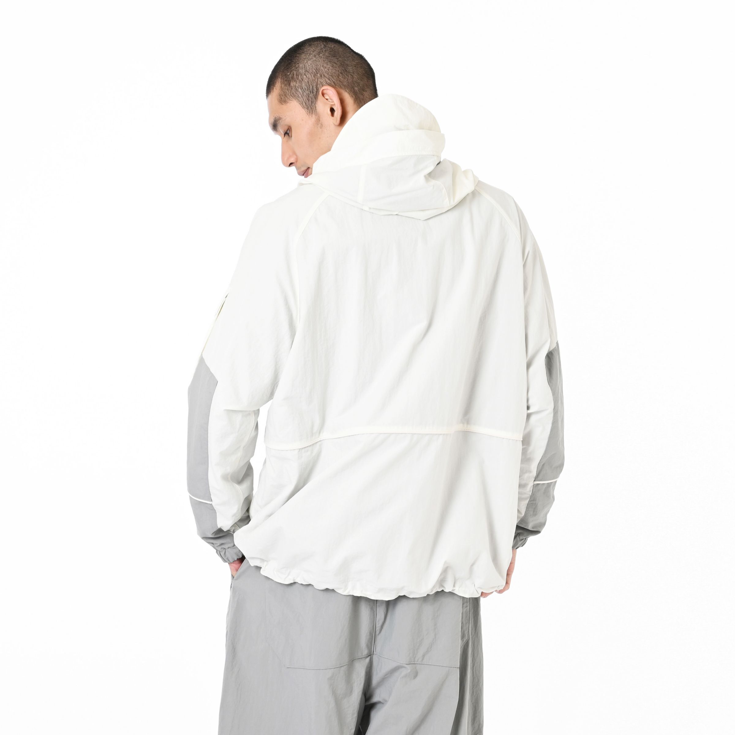 フーデットタスランジャケット