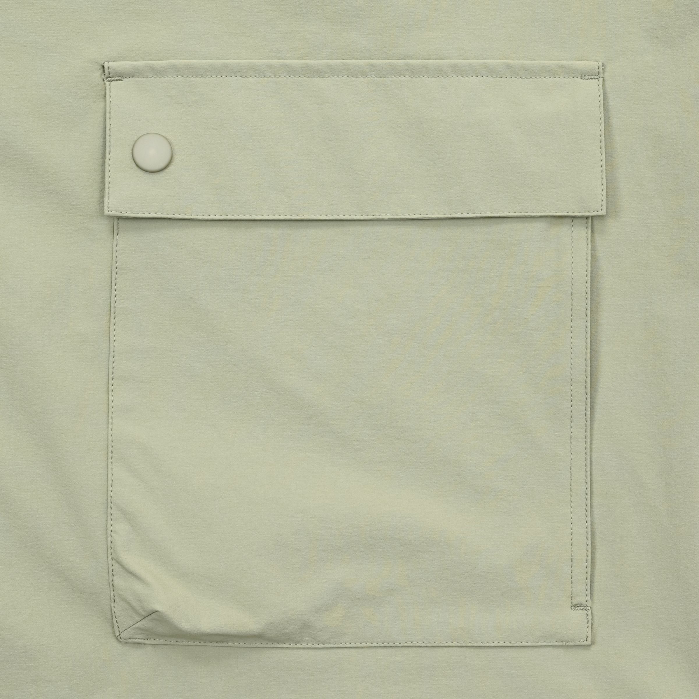 ストレッチナイロンマウンテンパーカー