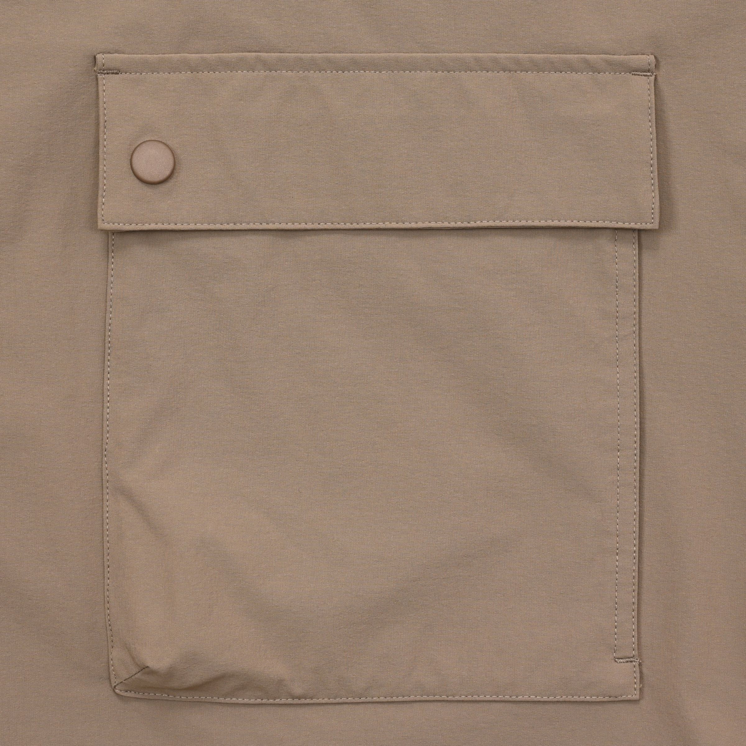 ストレッチナイロンマウンテンパーカー