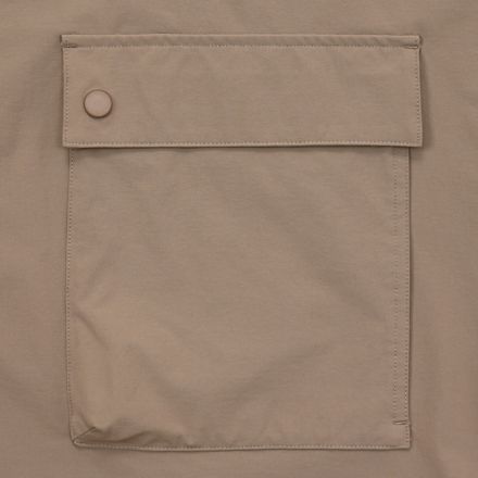 ストレッチナイロンマウンテンパーカー