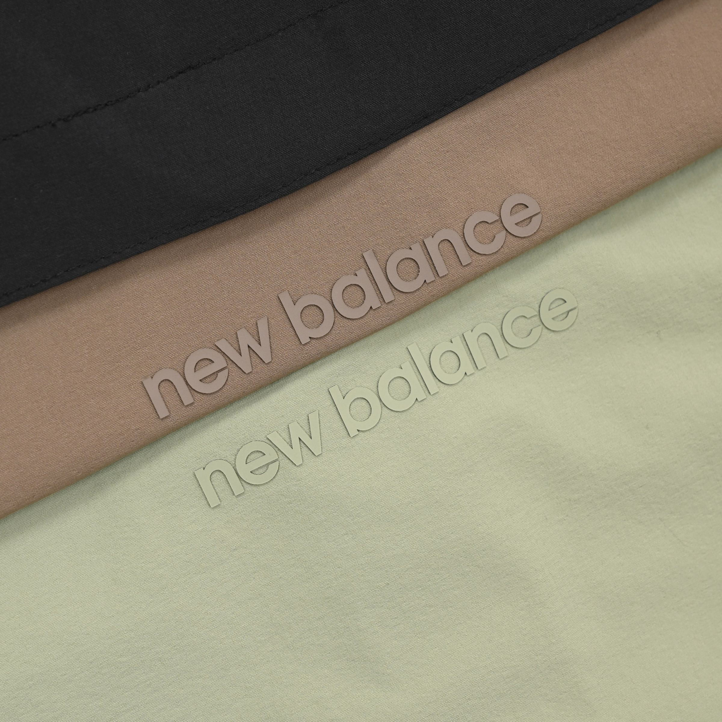 ストレッチナイロンマウンテンパーカー