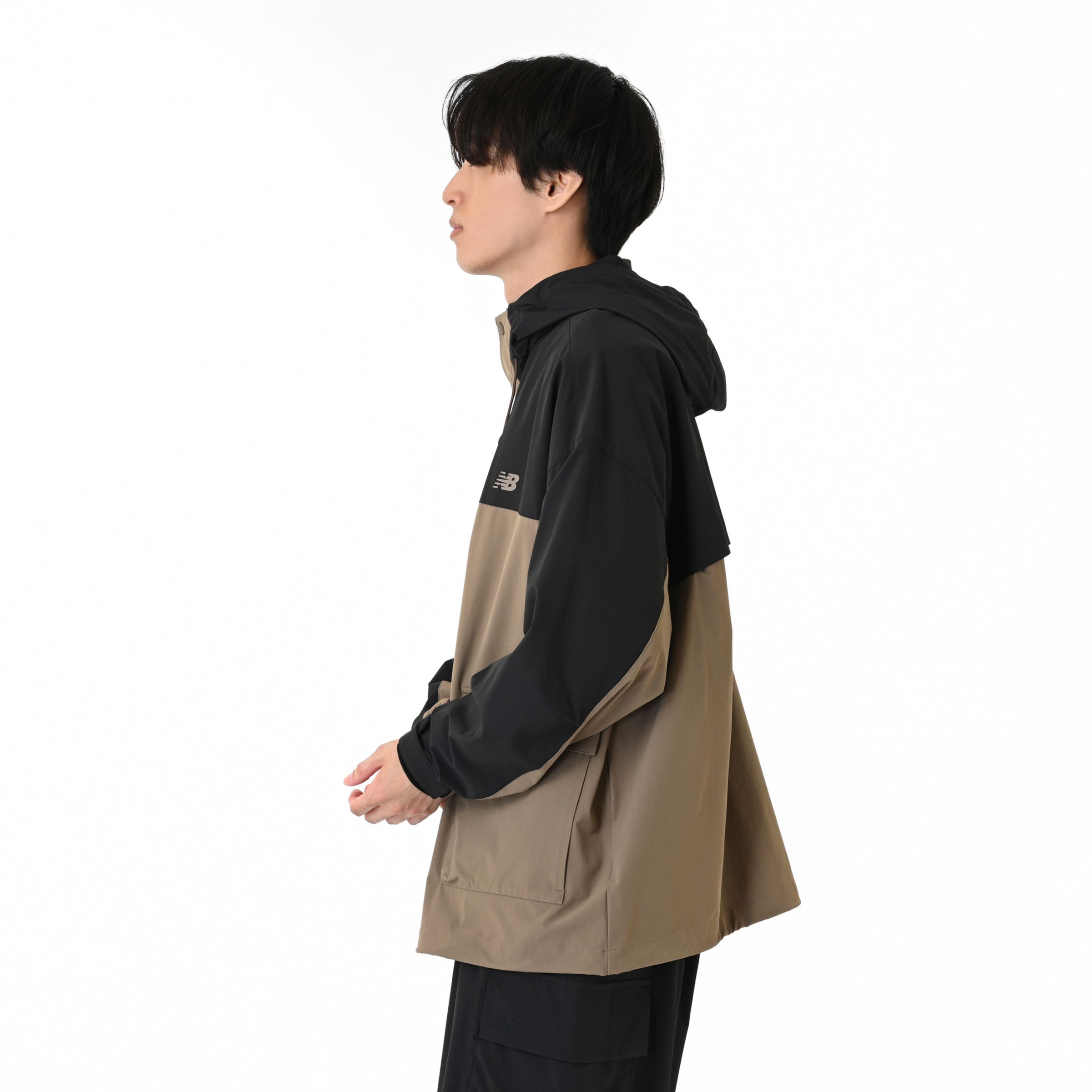 ストレッチナイロンマウンテンパーカー