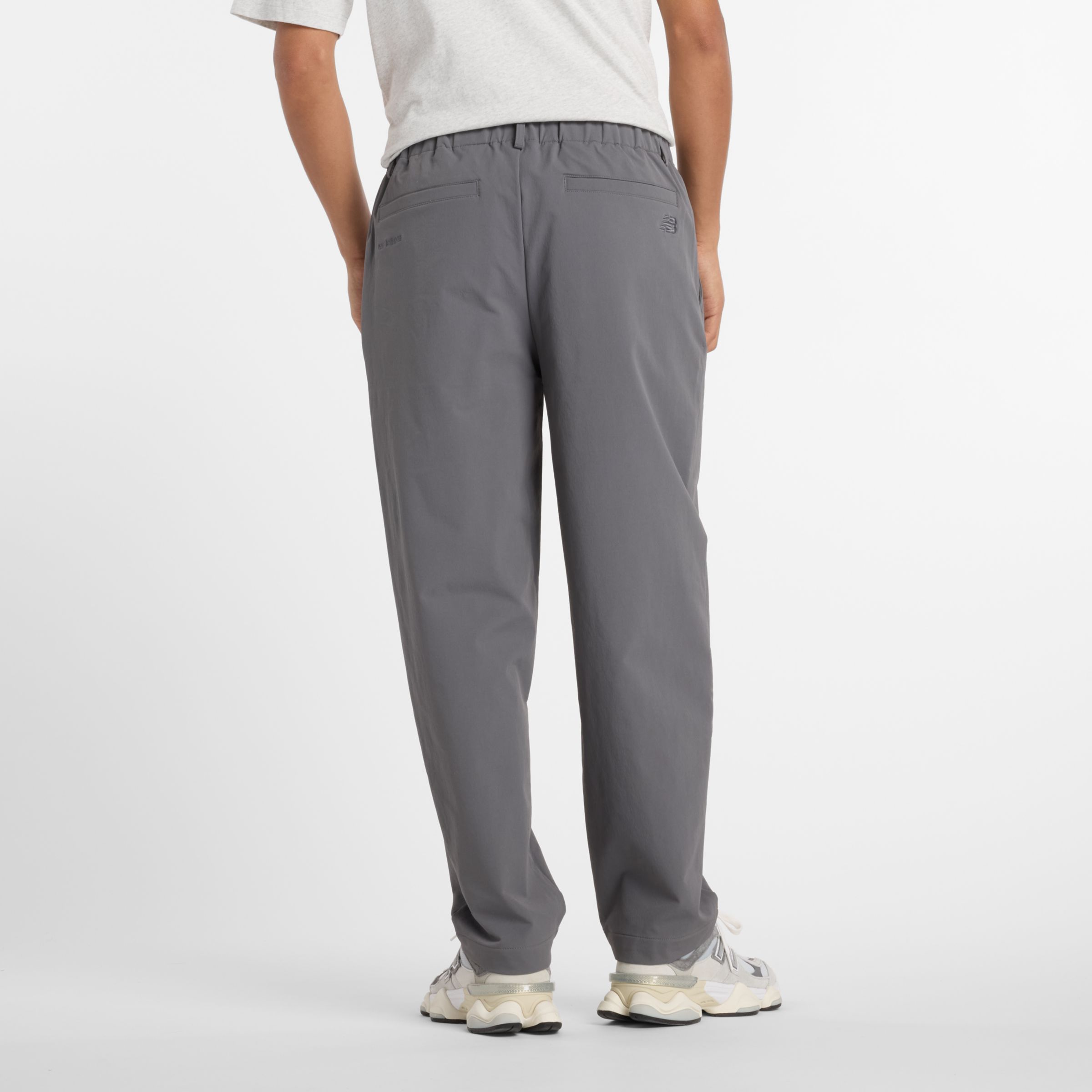 NB GREY テーパードパンツ