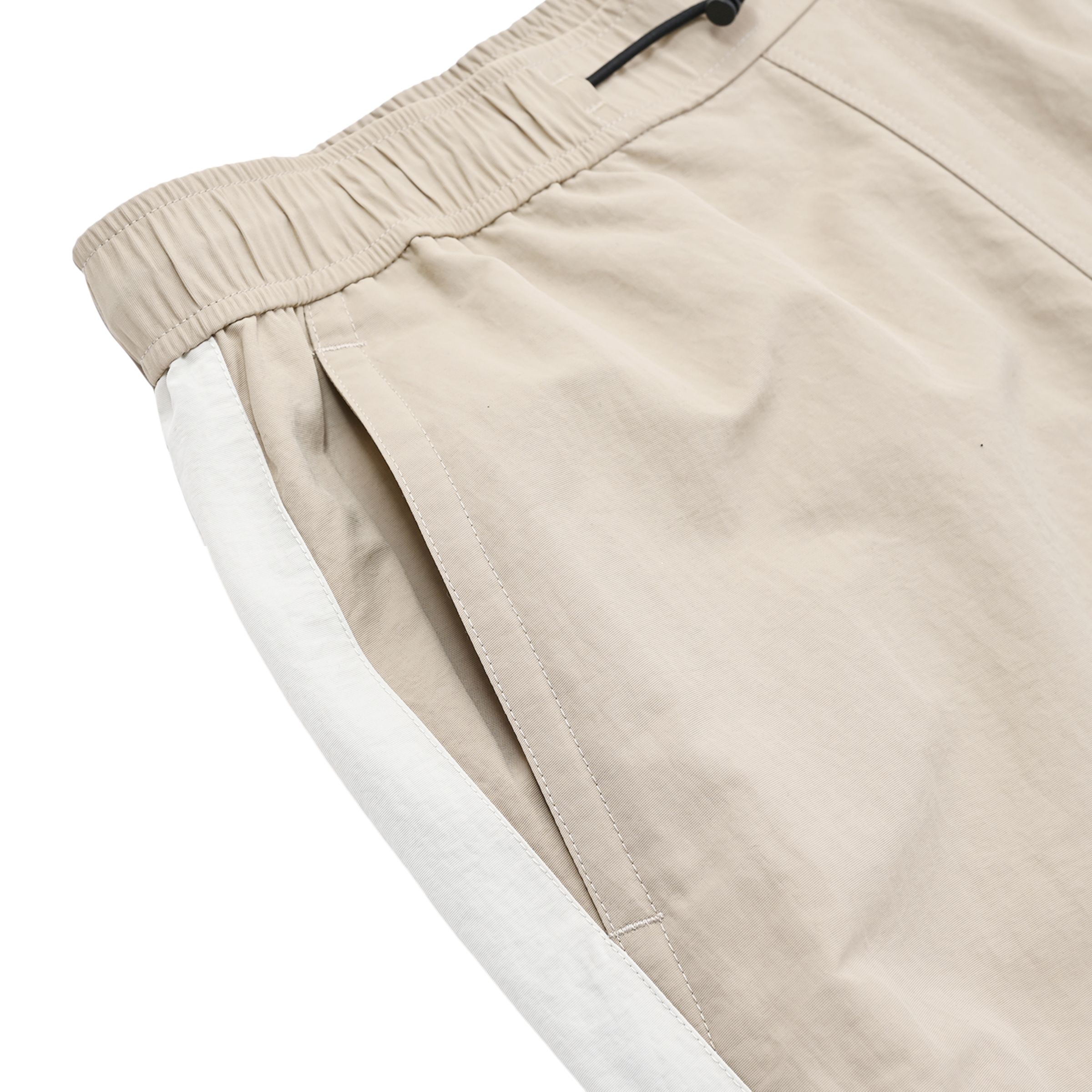 パラシュートパンツ