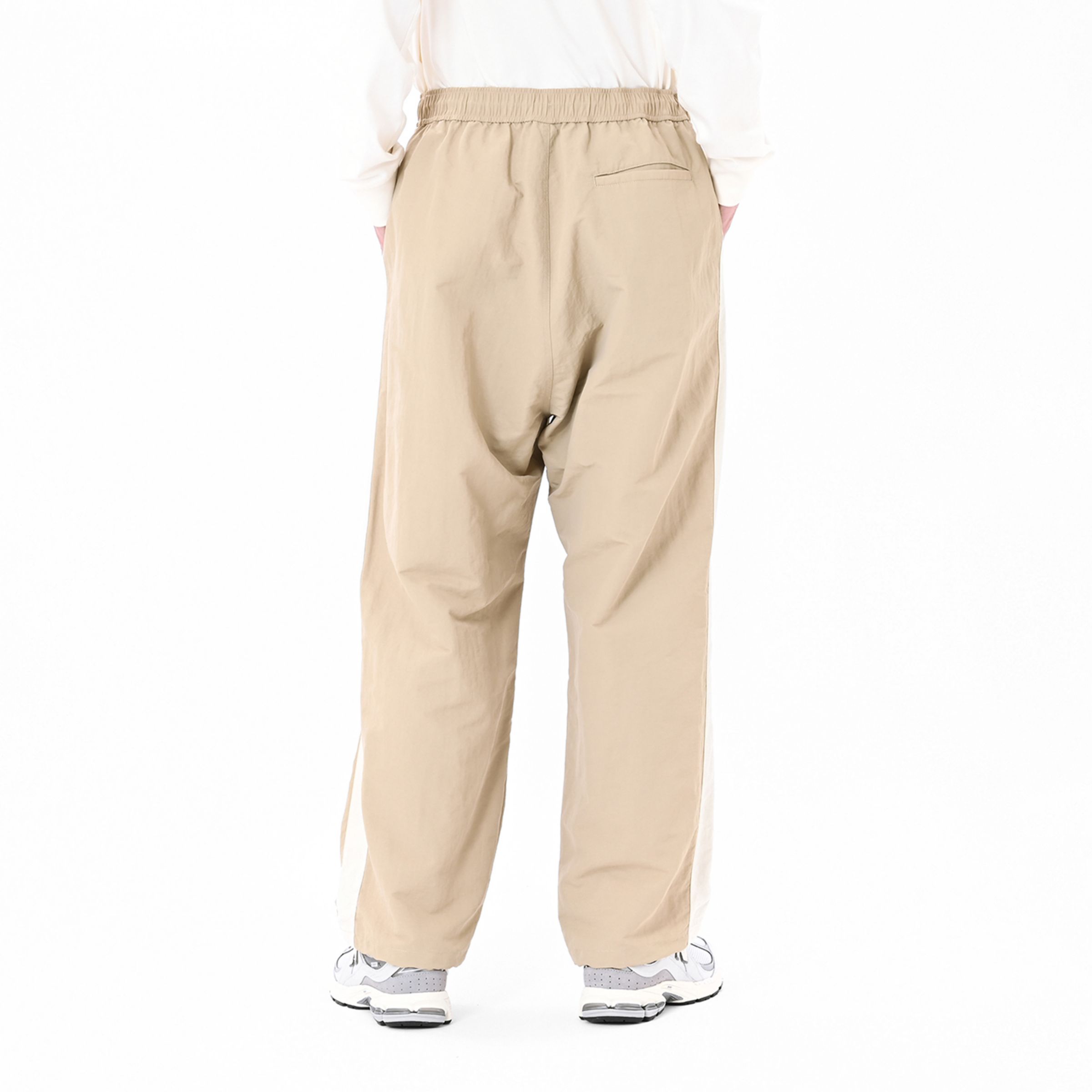 パラシュートパンツ