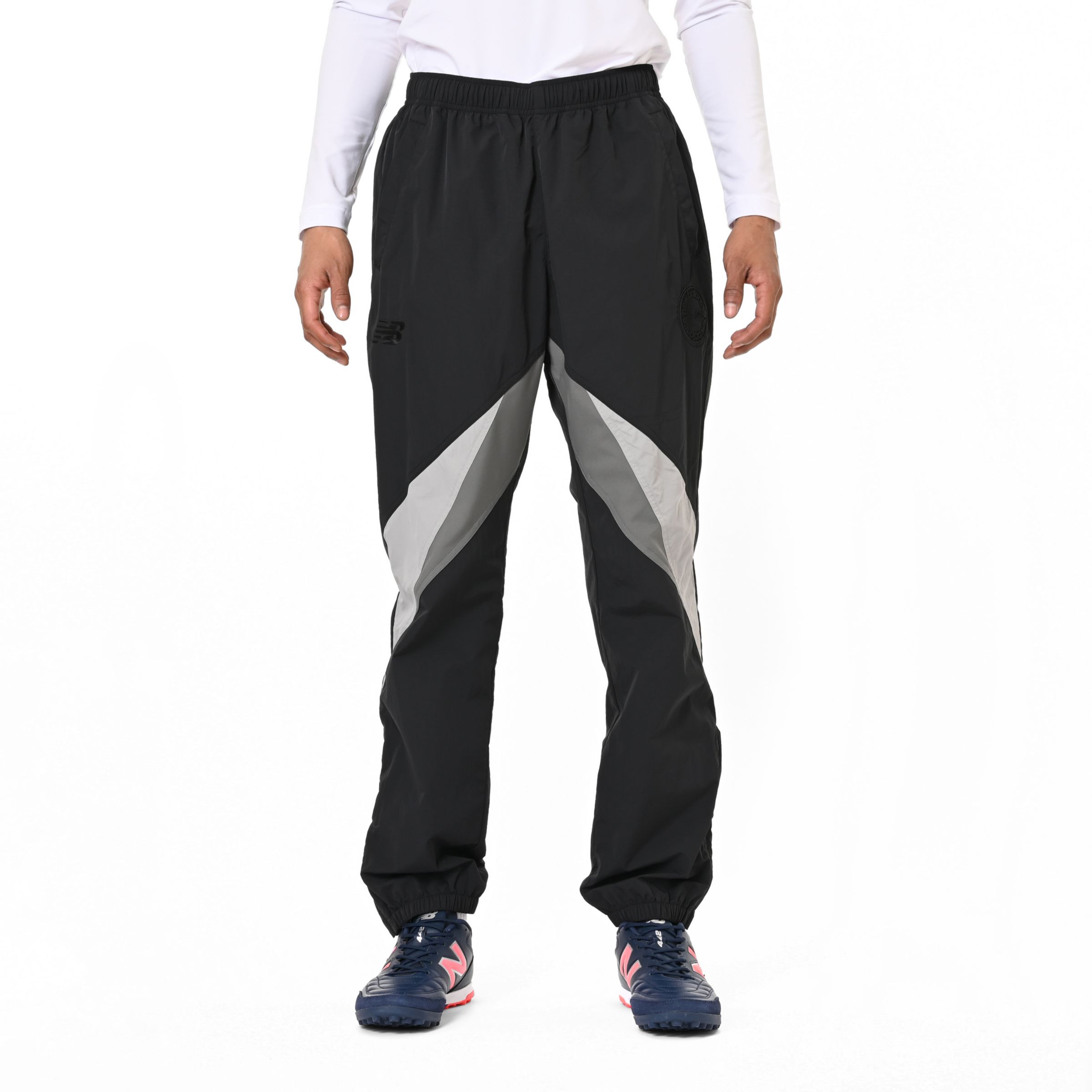 Black Out ウインドパンツ