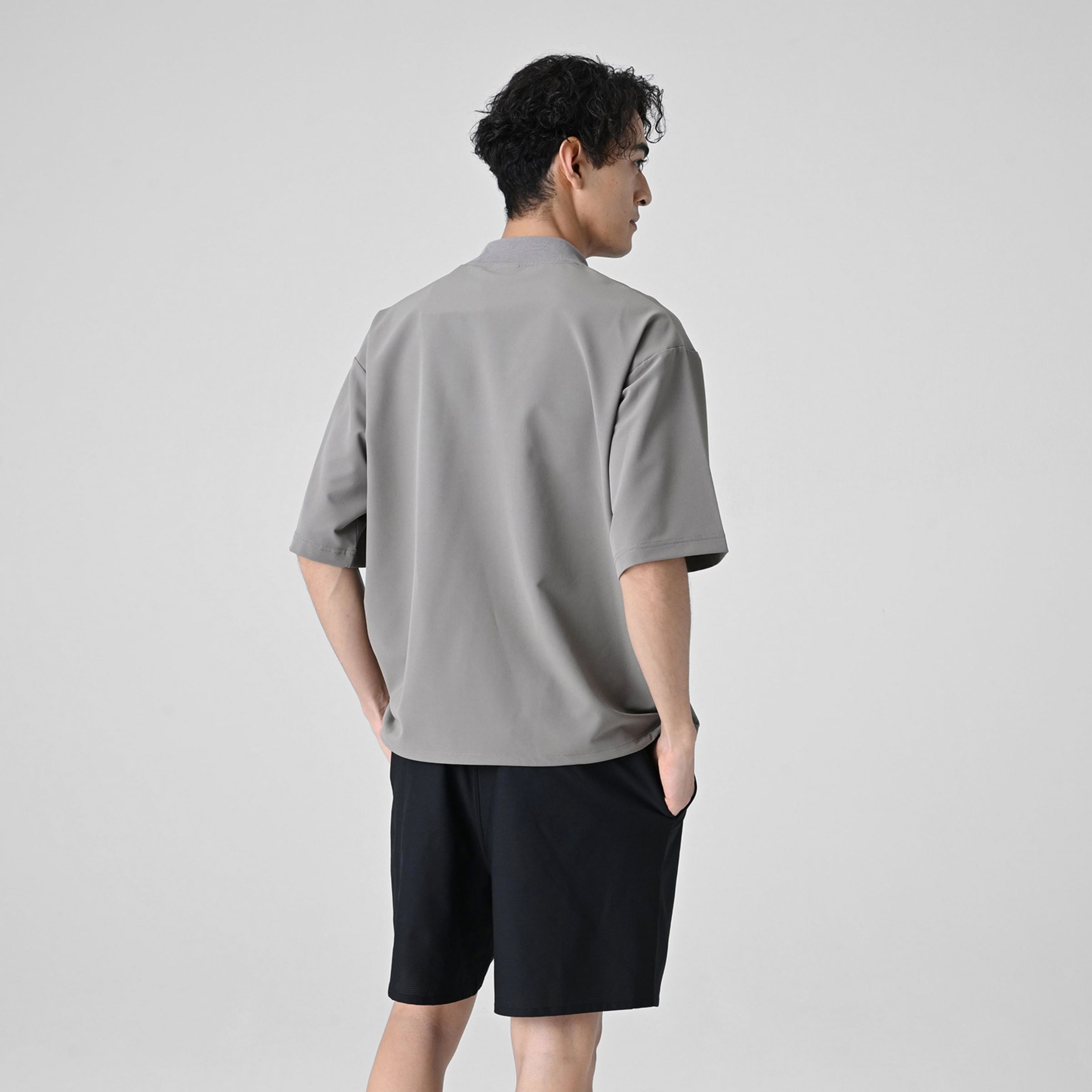 MET24 Woven Mockneck Tee