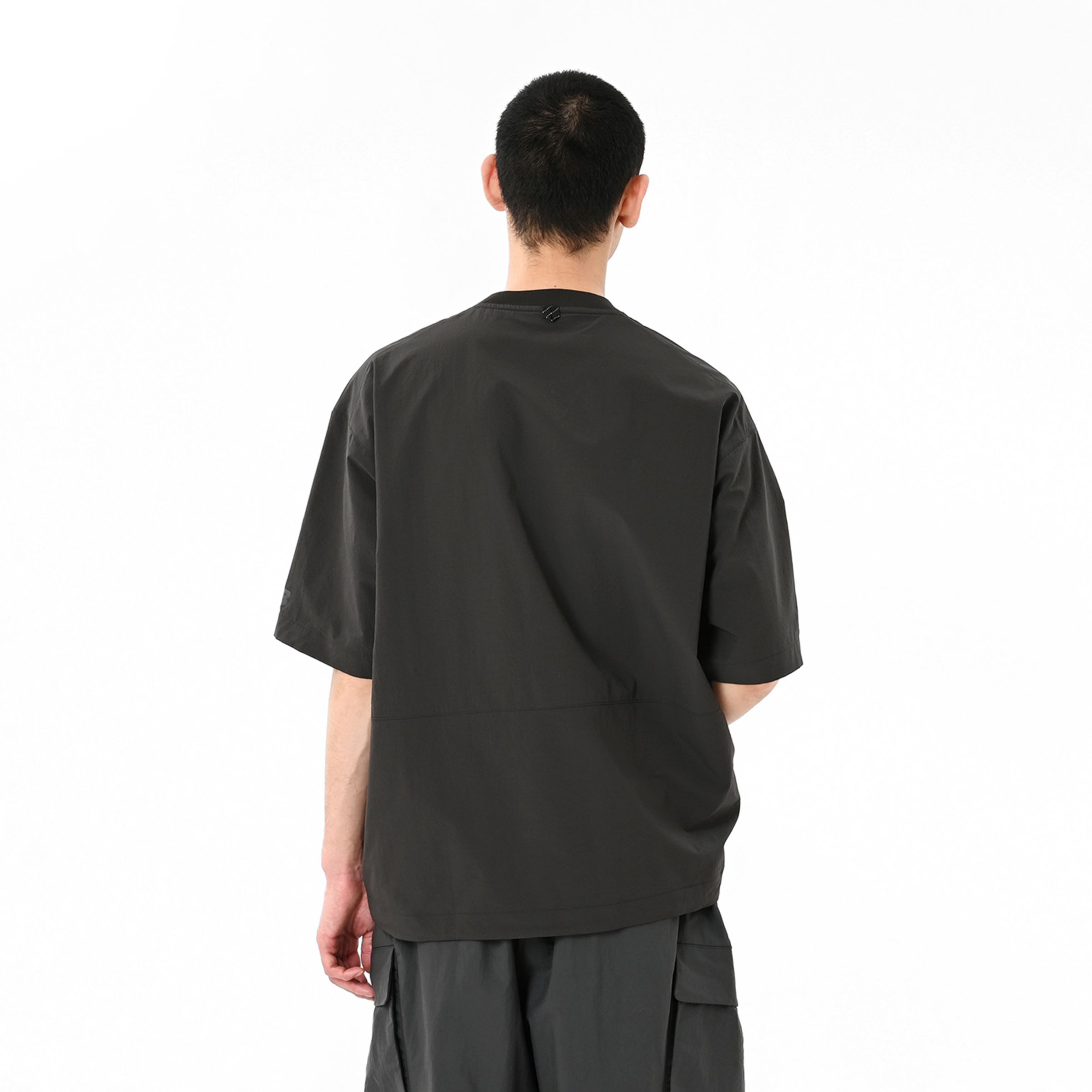 オーバーサイズドショートスリーブプルオーバー