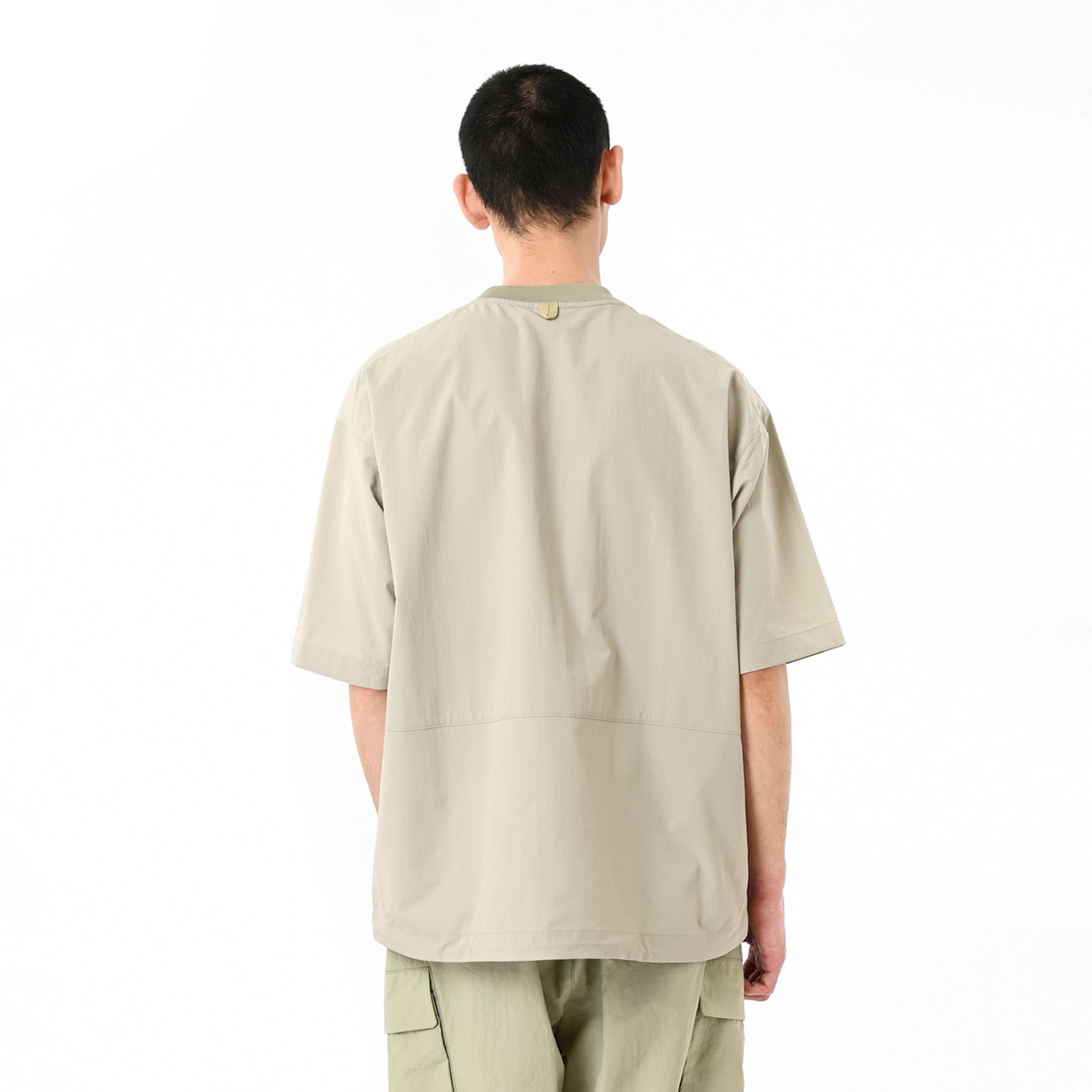 オーバーサイズドショートスリーブプルオーバー