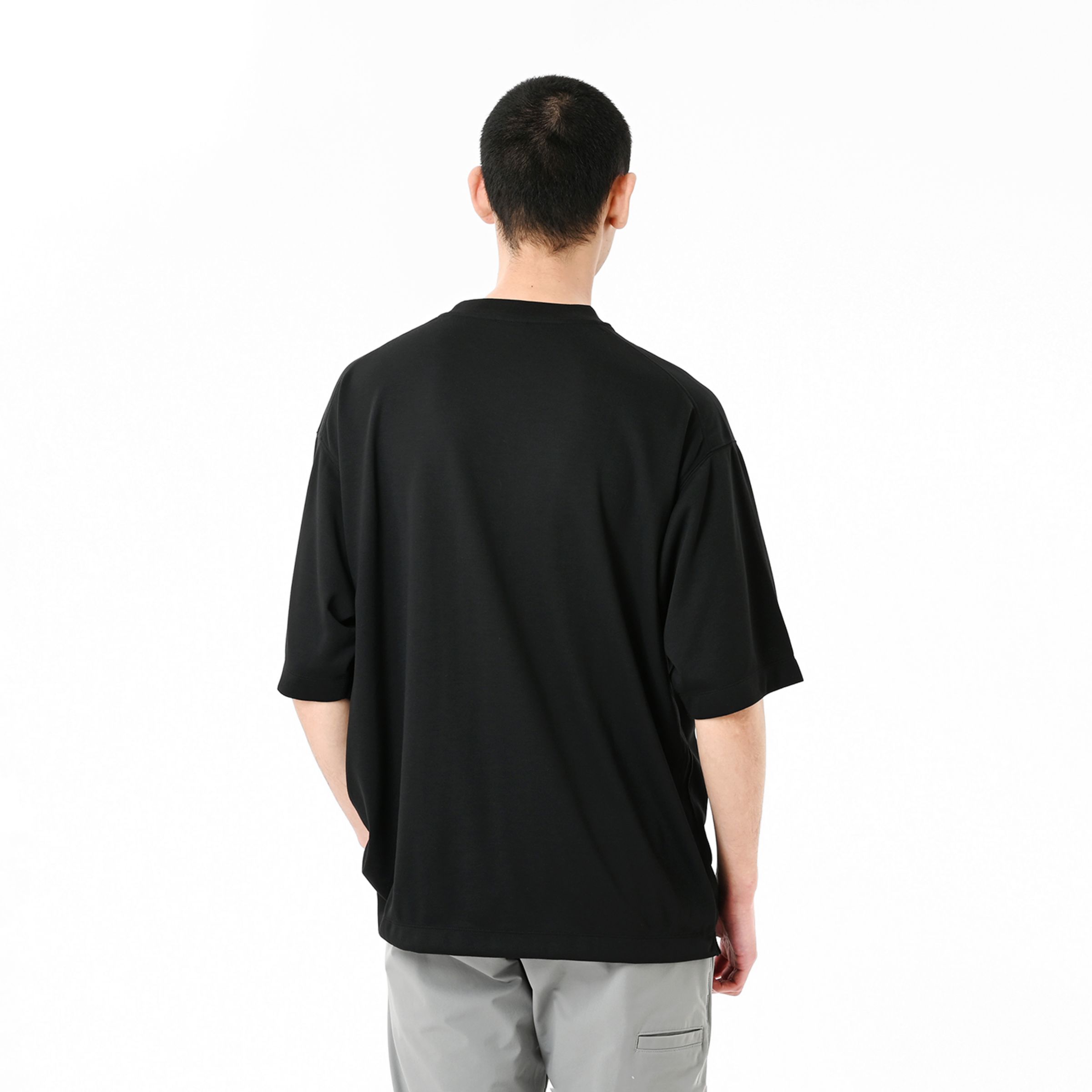 オーバーサイズドショートスリーブベースTシャツ