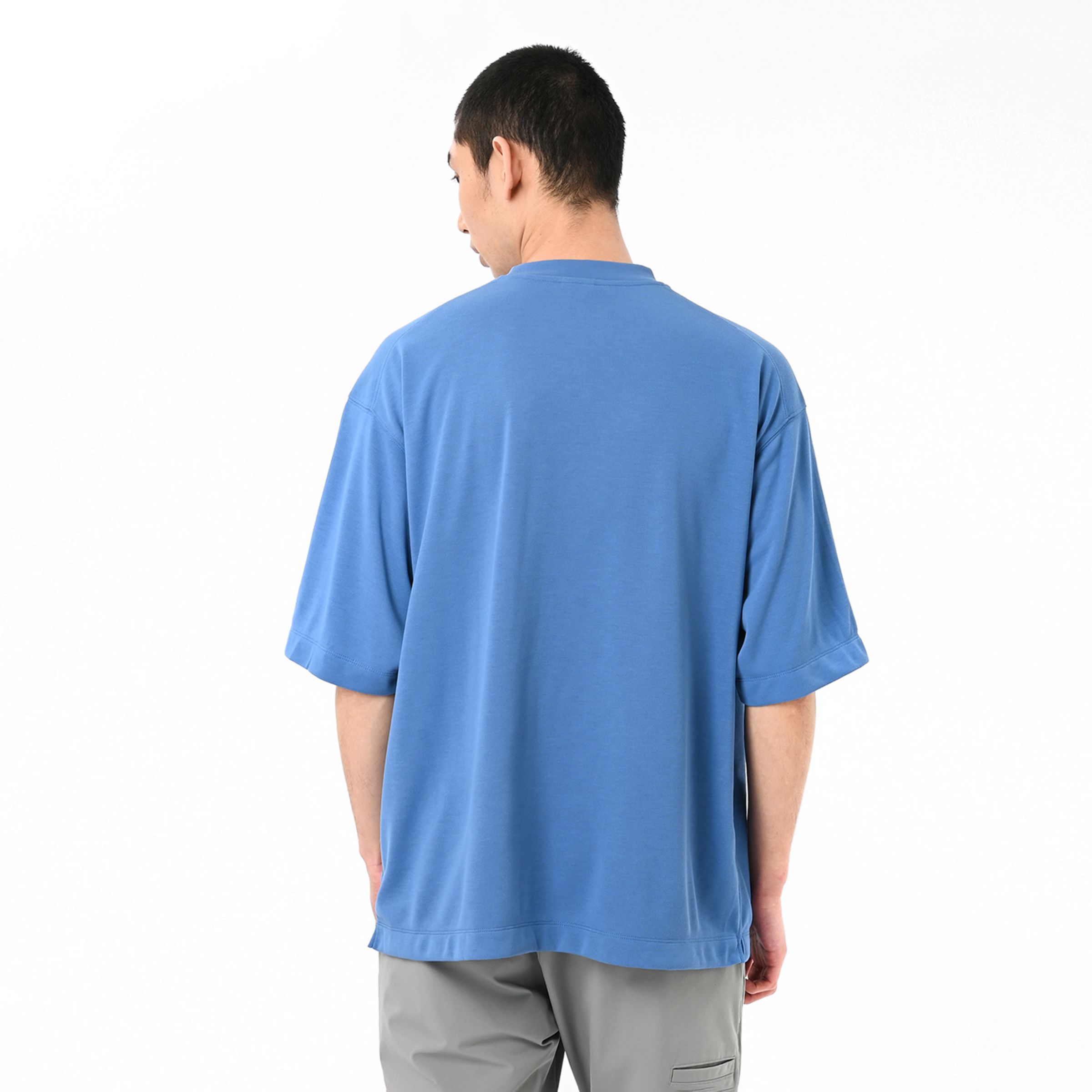 オーバーサイズドショートスリーブベースTシャツ