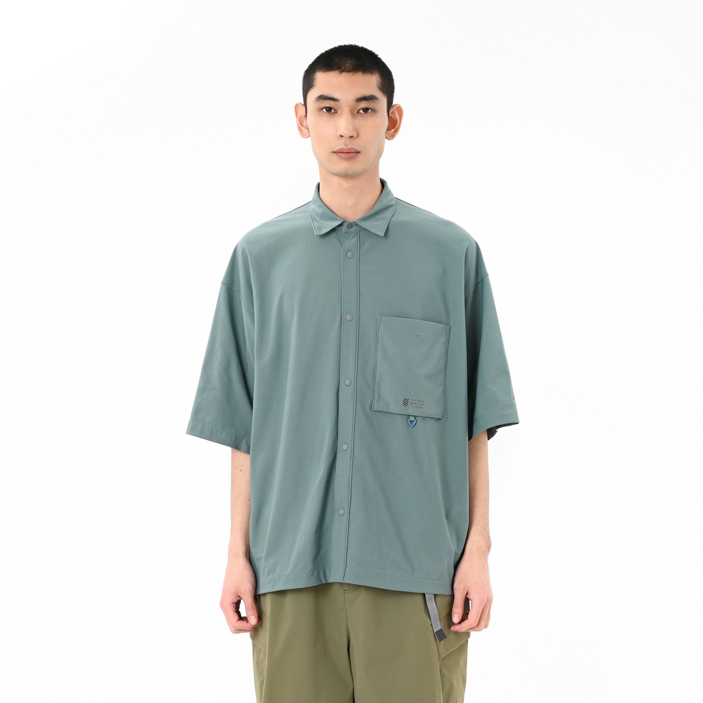 オーバーサイズドショートスリーブサンシールドシャツ