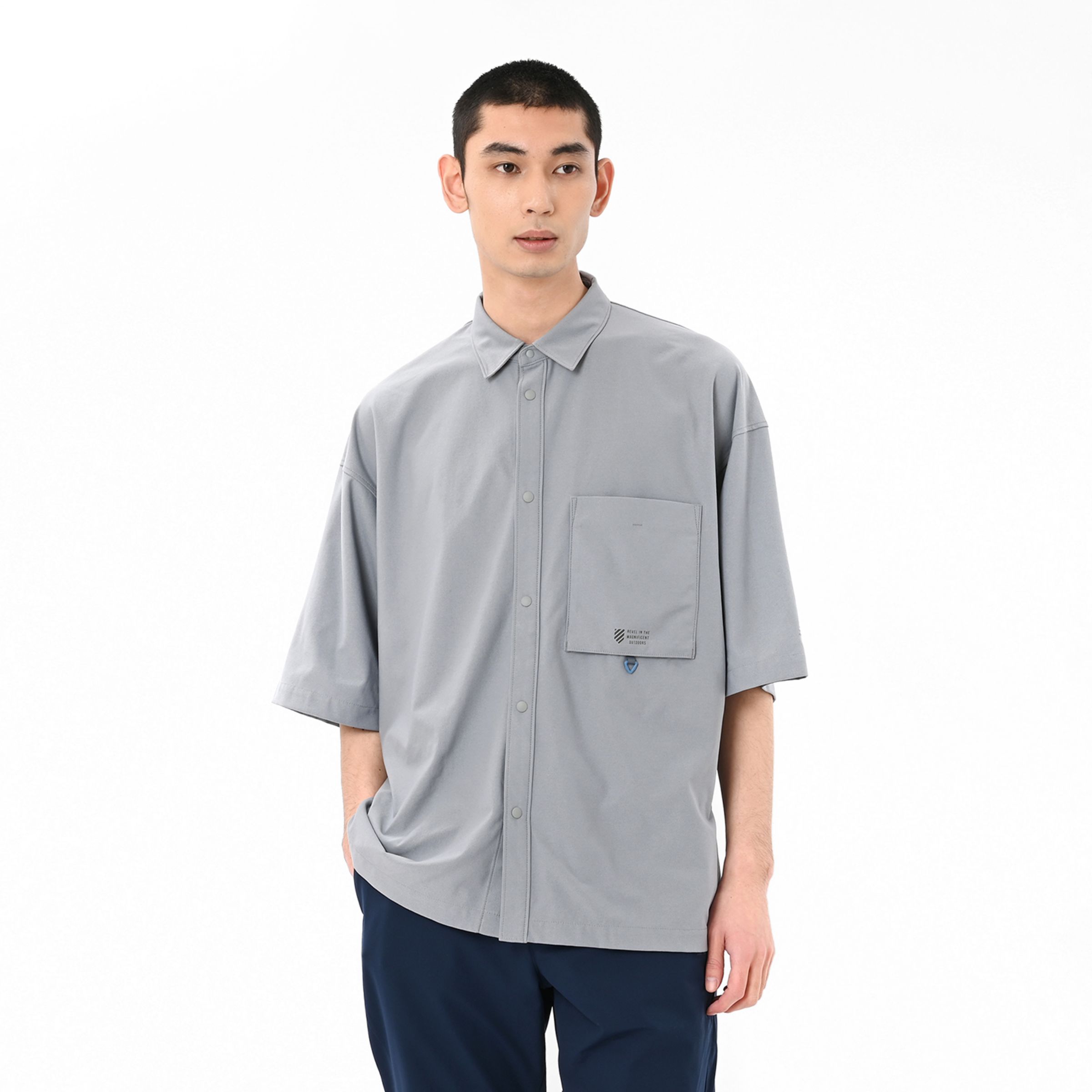 オーバーサイズドショートスリーブサンシールドシャツ