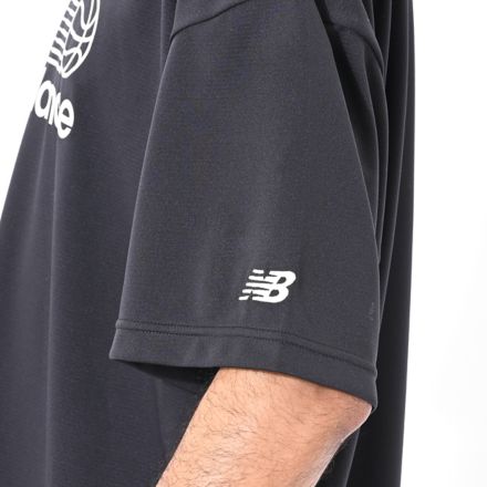 グラフィックショートスリーブTシャツ