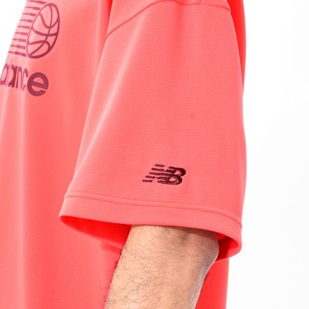 グラフィックショートスリーブTシャツ