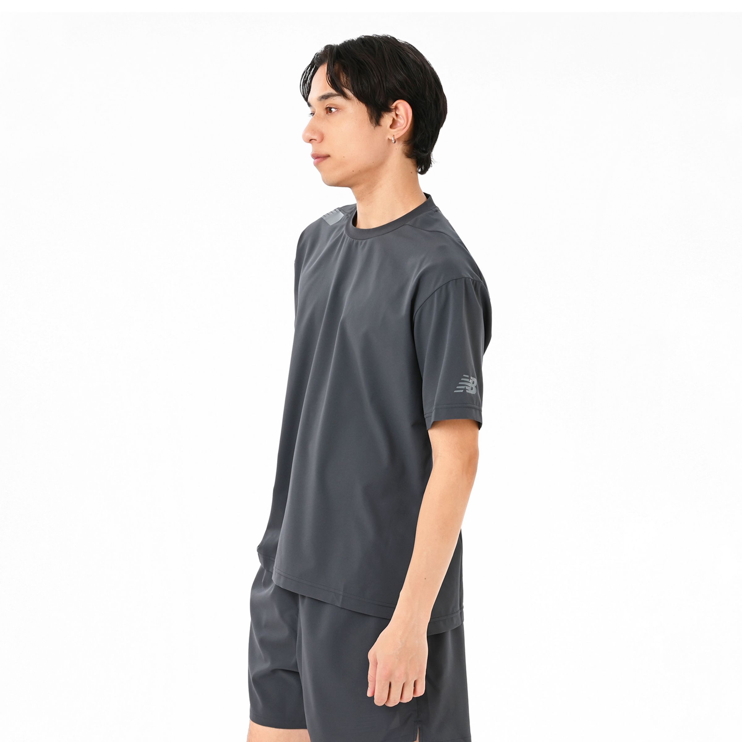 Black Out Premier EditionテクニカルウーブンショートスリーブTシャツ