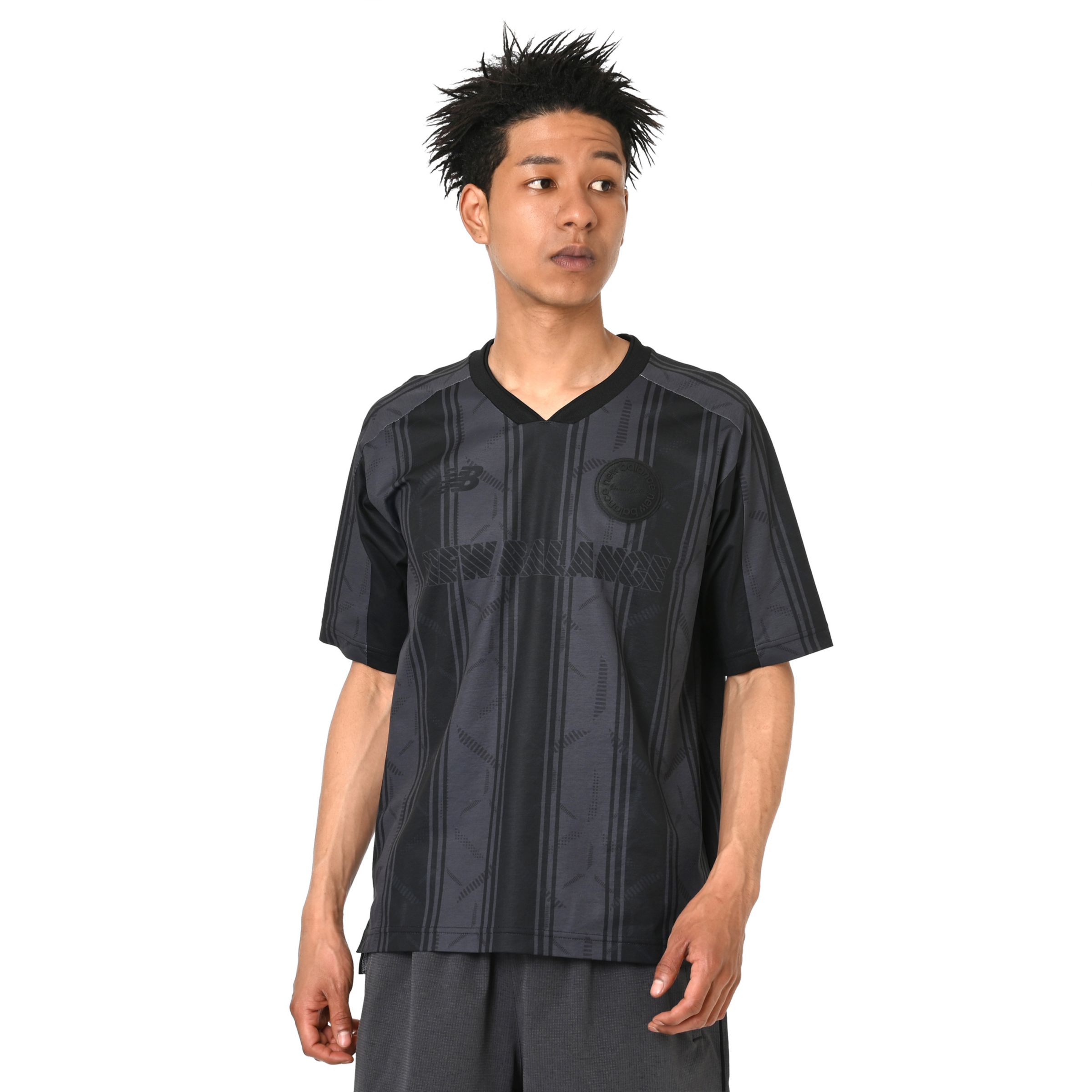 Black Out グラフィック ショートスリーブシャツ