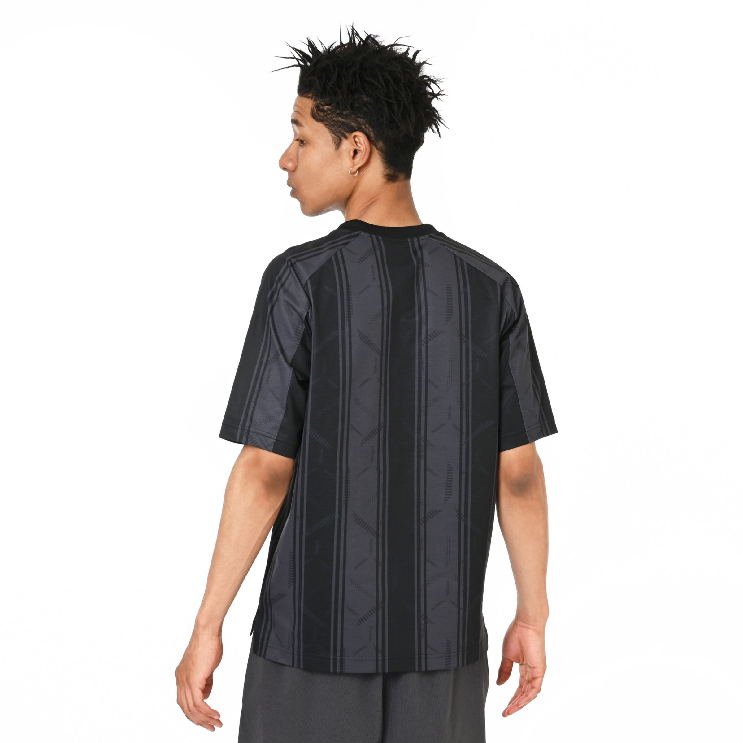 Black Out グラフィック ショートスリーブシャツ