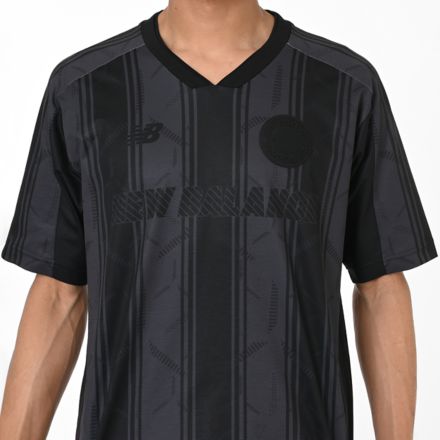 Black Out グラフィック ショートスリーブシャツ