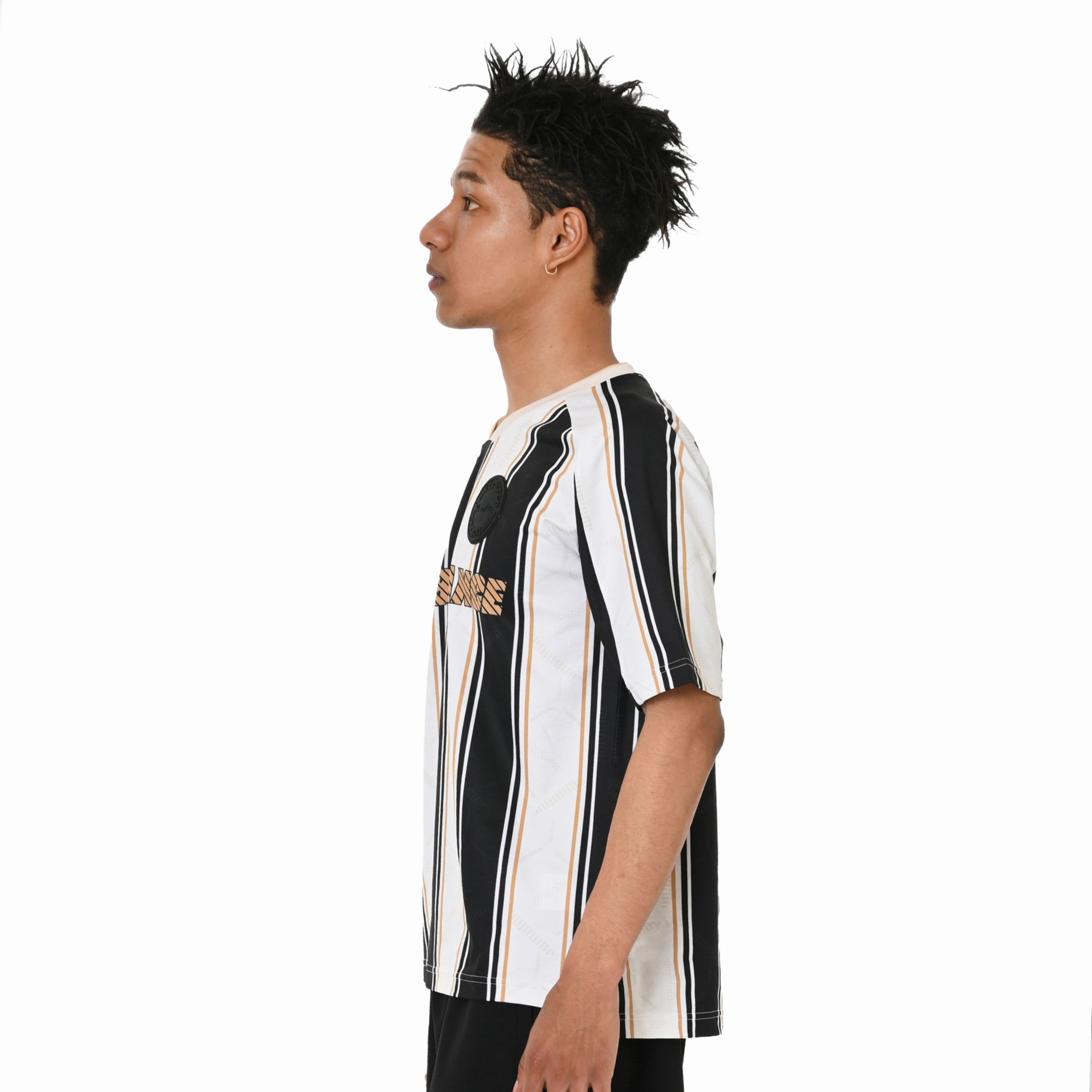 Black Out グラフィック ショートスリーブシャツ