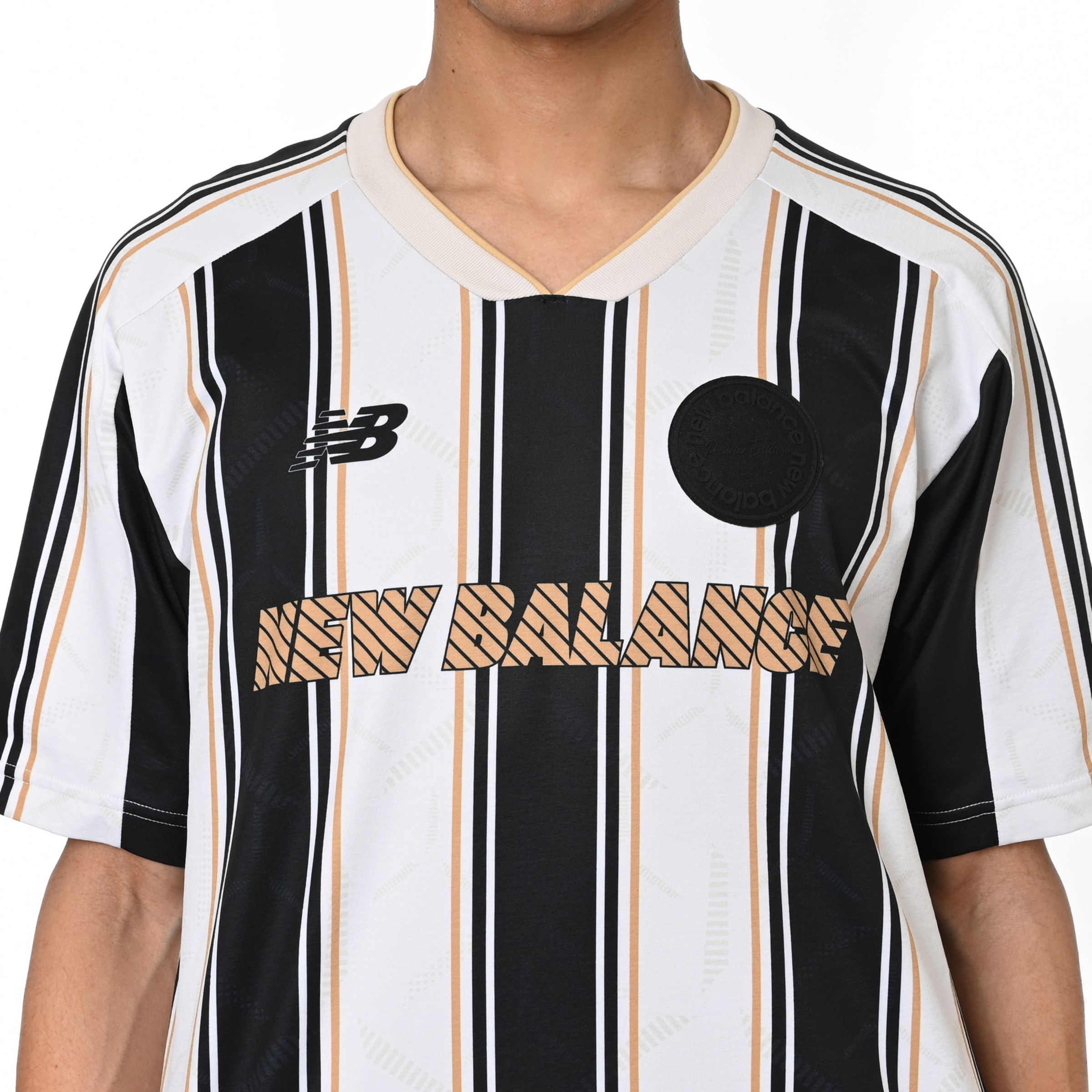 Black Out グラフィック ショートスリーブシャツ