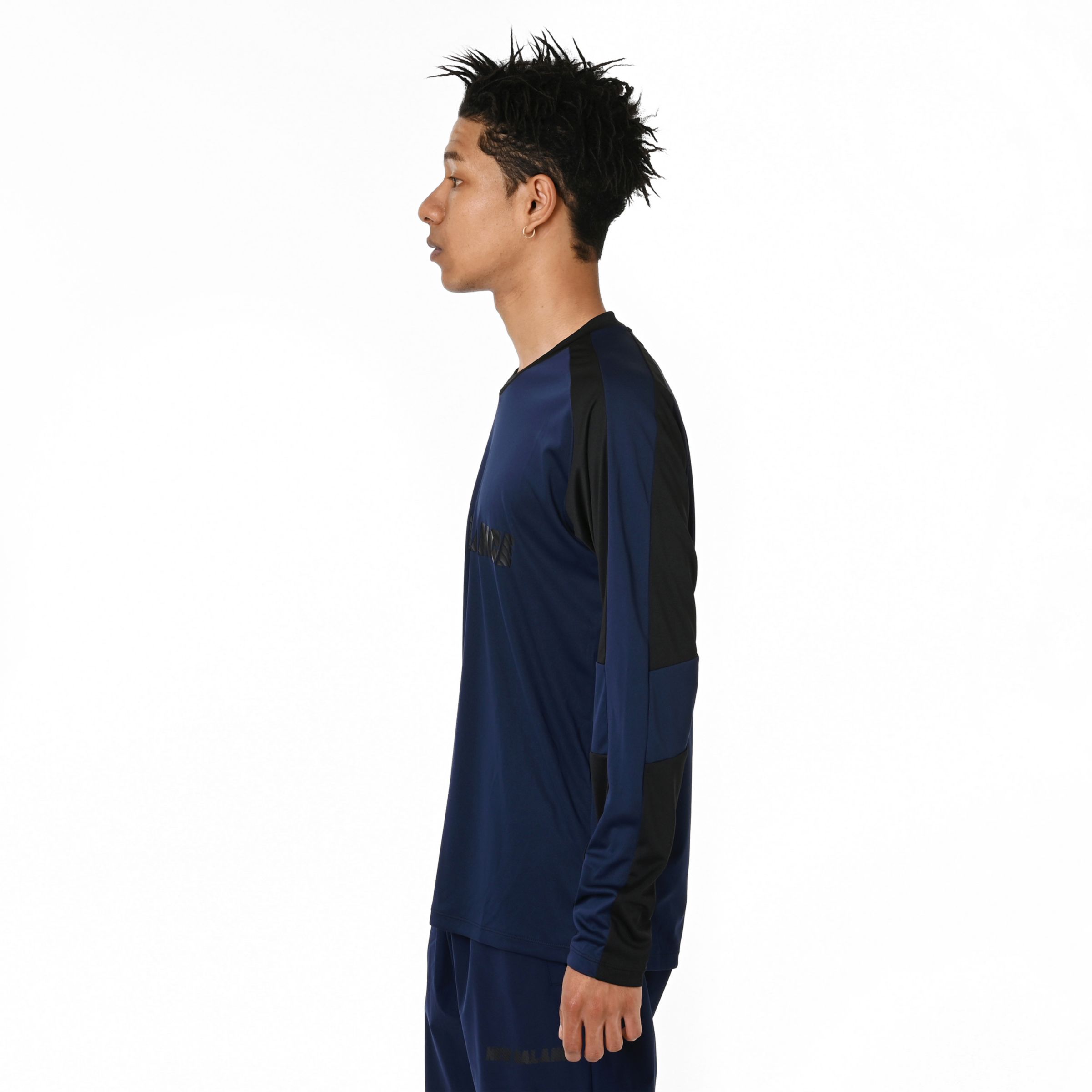 Black Out ロングスリーブシャツ