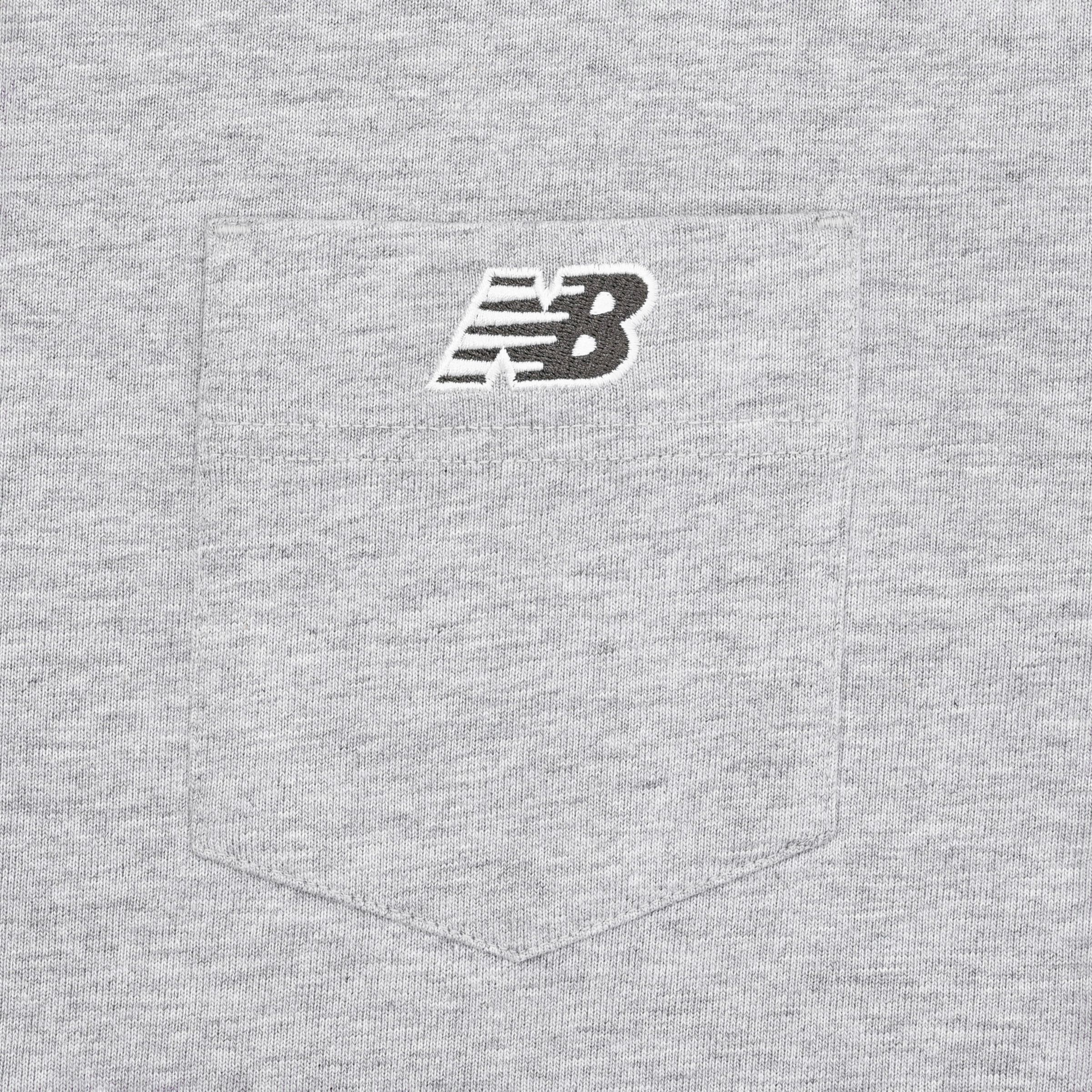 NB刺繍ポケットロングスリーブTシャツ