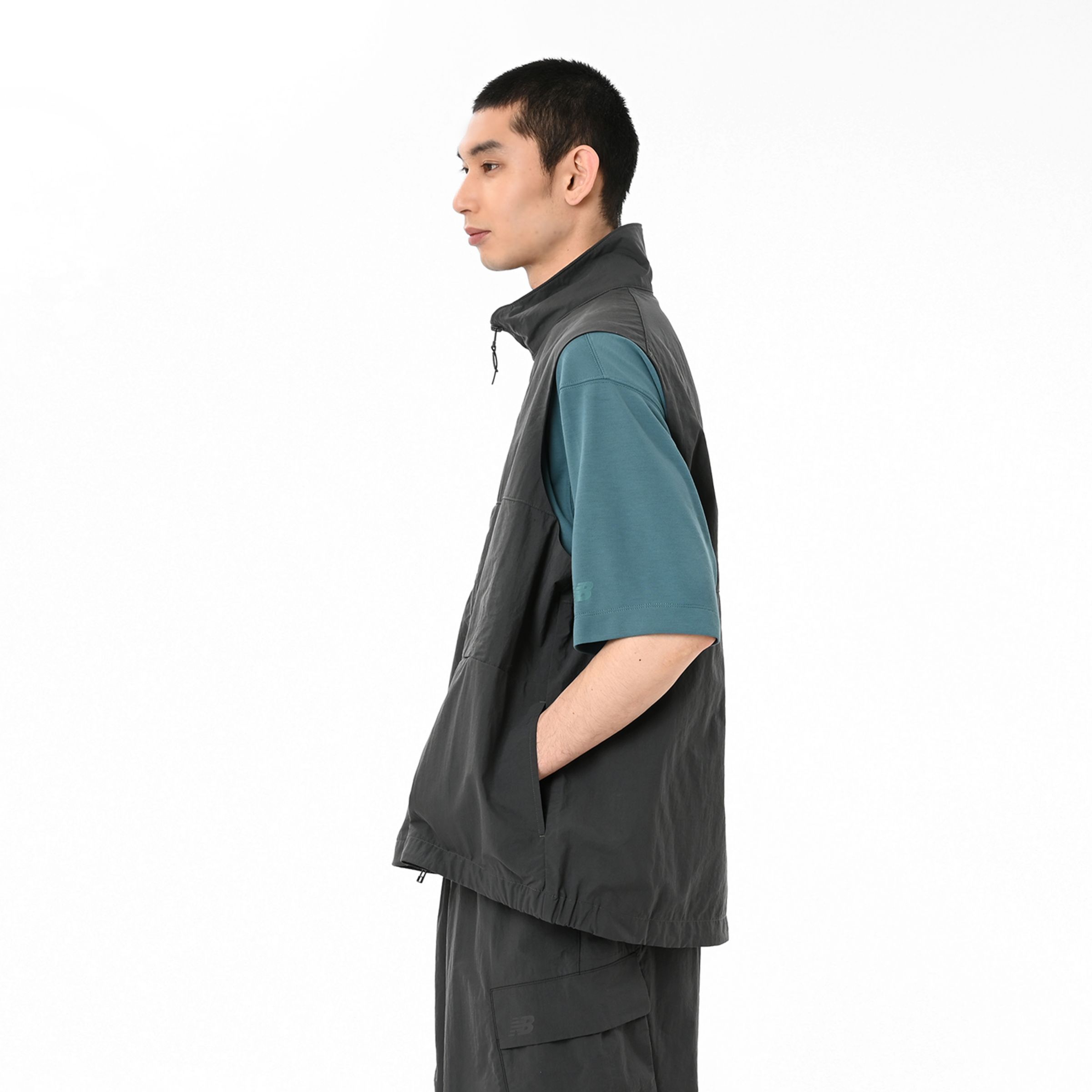 オーバーサイズドスタンドネックベスト