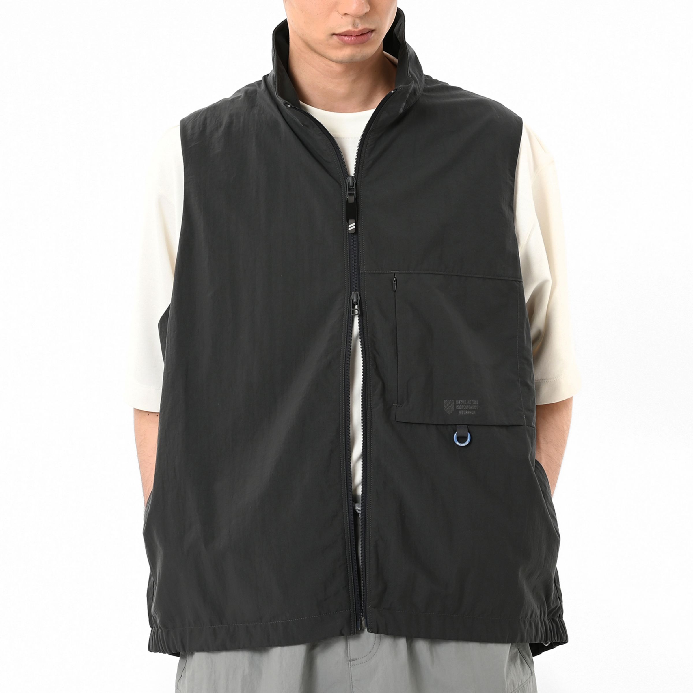 オーバーサイズドスタンドネックベスト