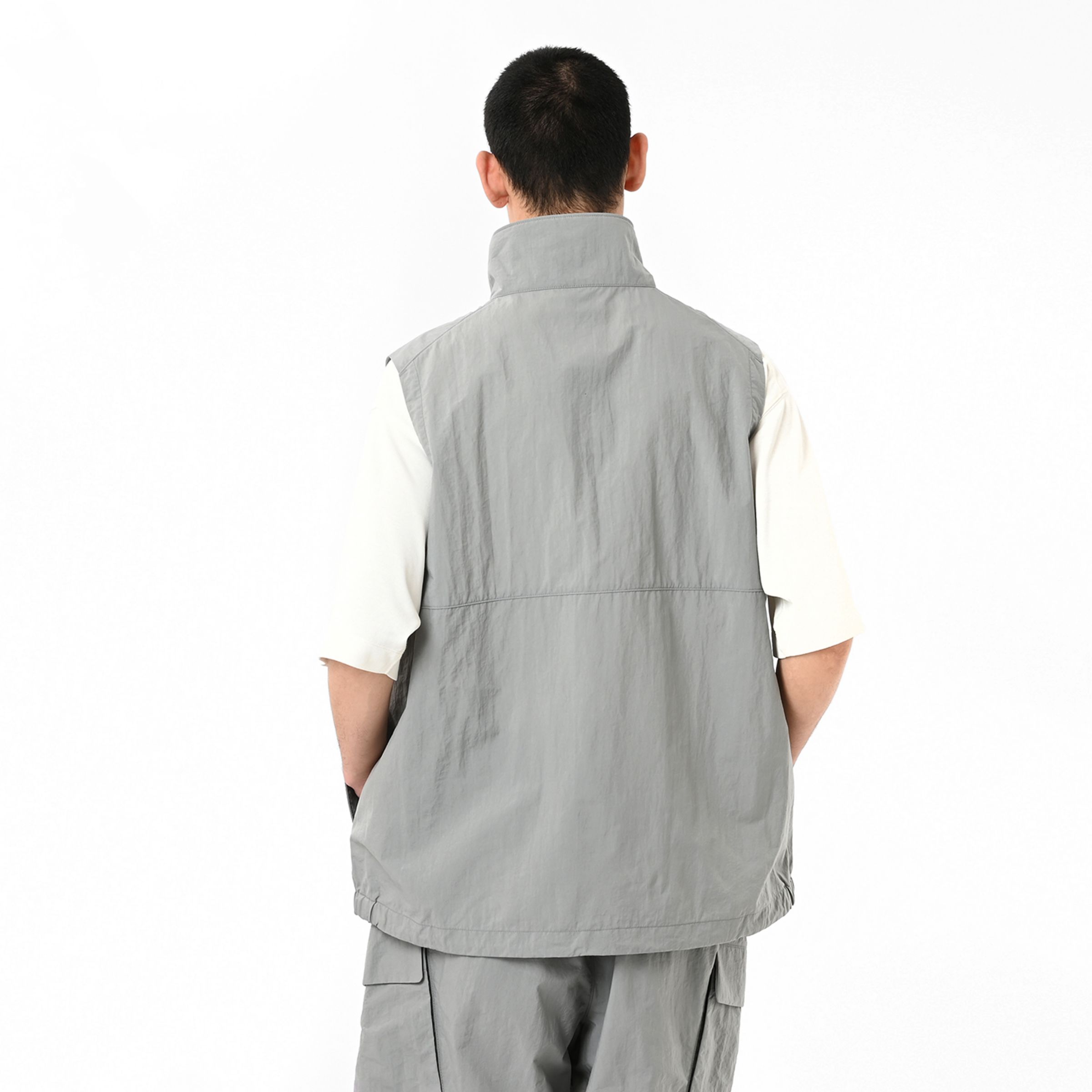 オーバーサイズドスタンドネックベスト