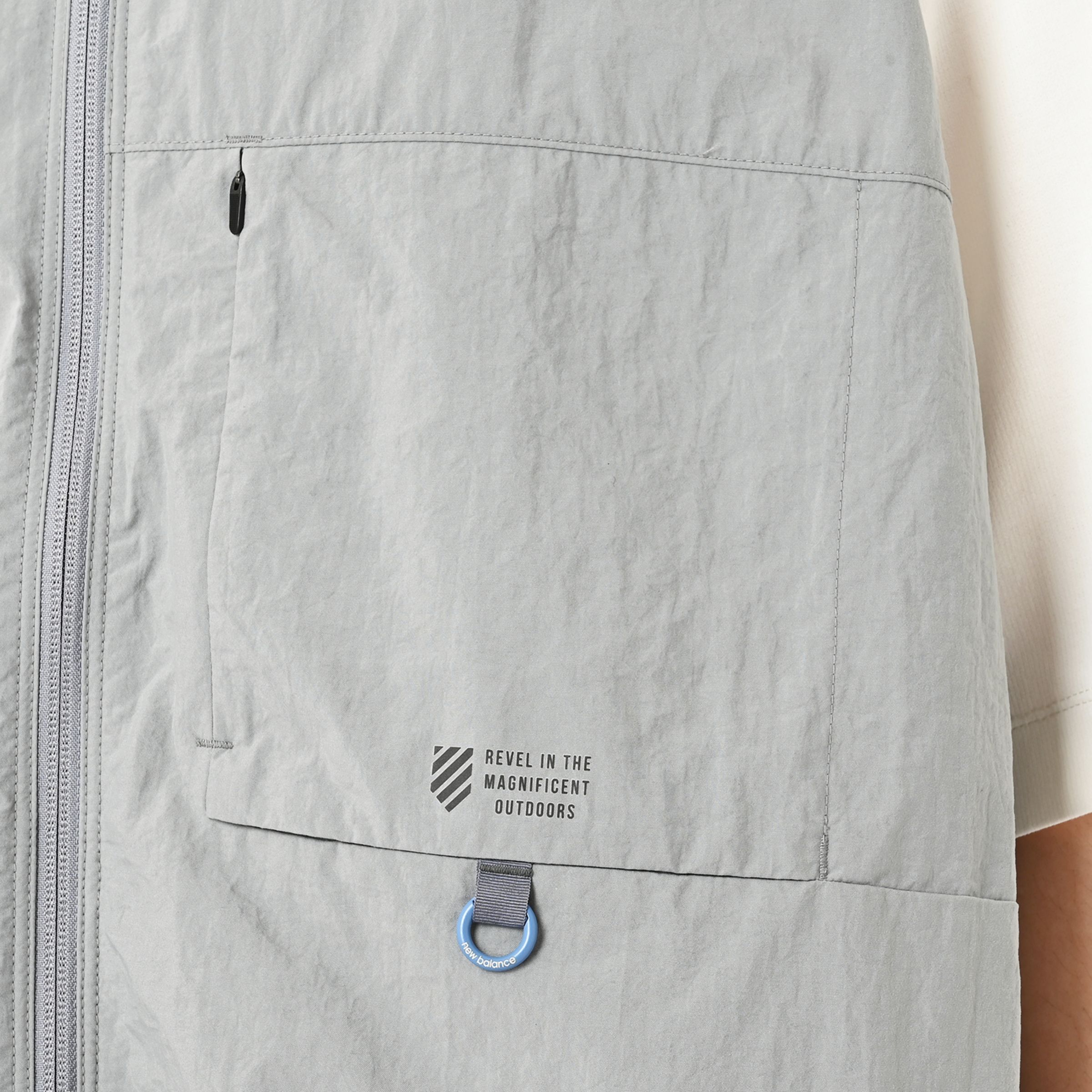 オーバーサイズドスタンドネックベスト