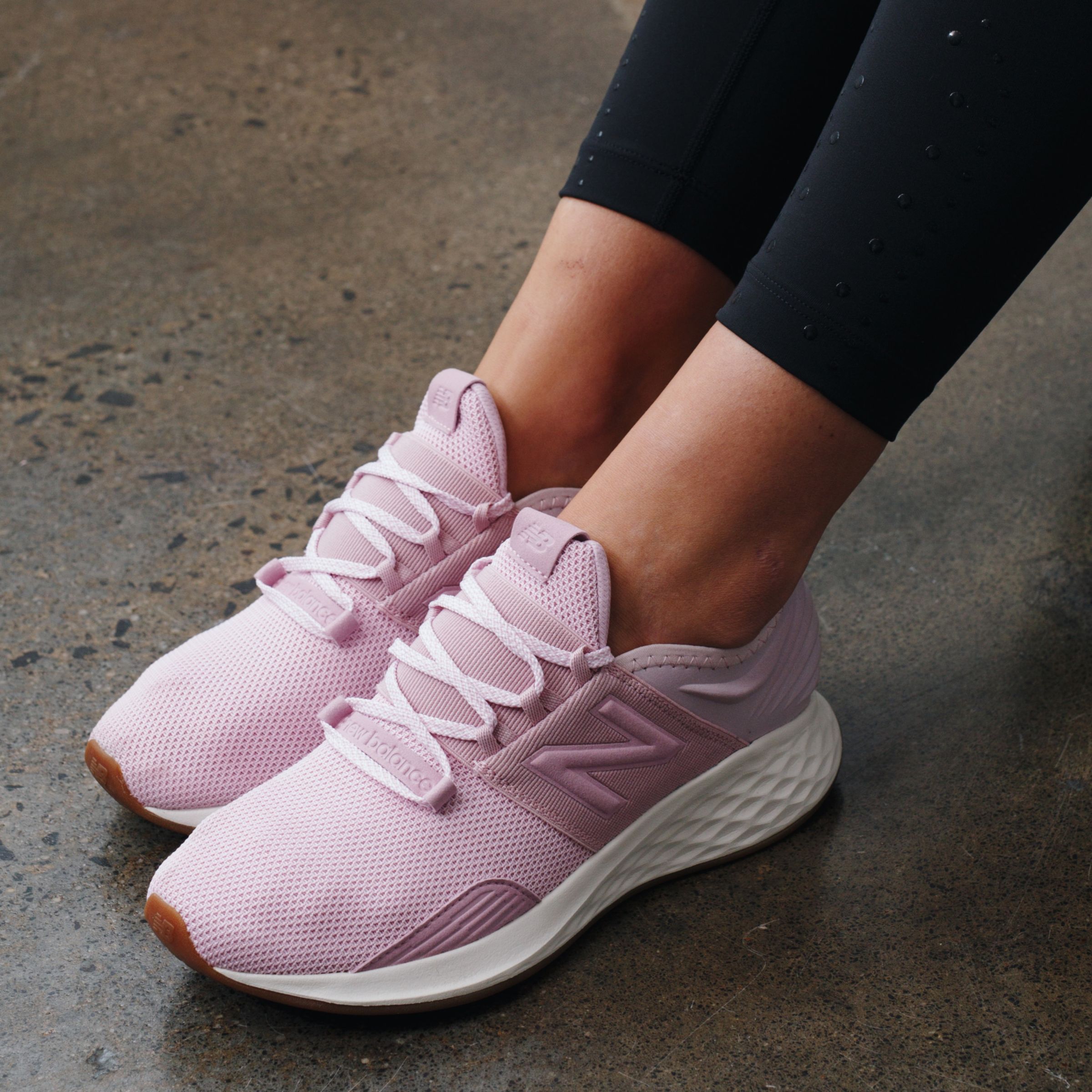 new balance roav pink