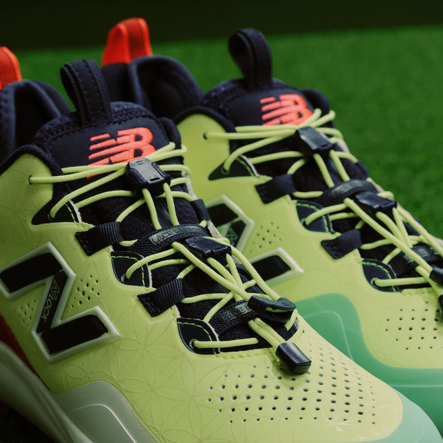 Мужские кроссовки New Balance Fuelcell Lindor 3 Comp, цвет: Мятный / Тёмно-синий — фото 2