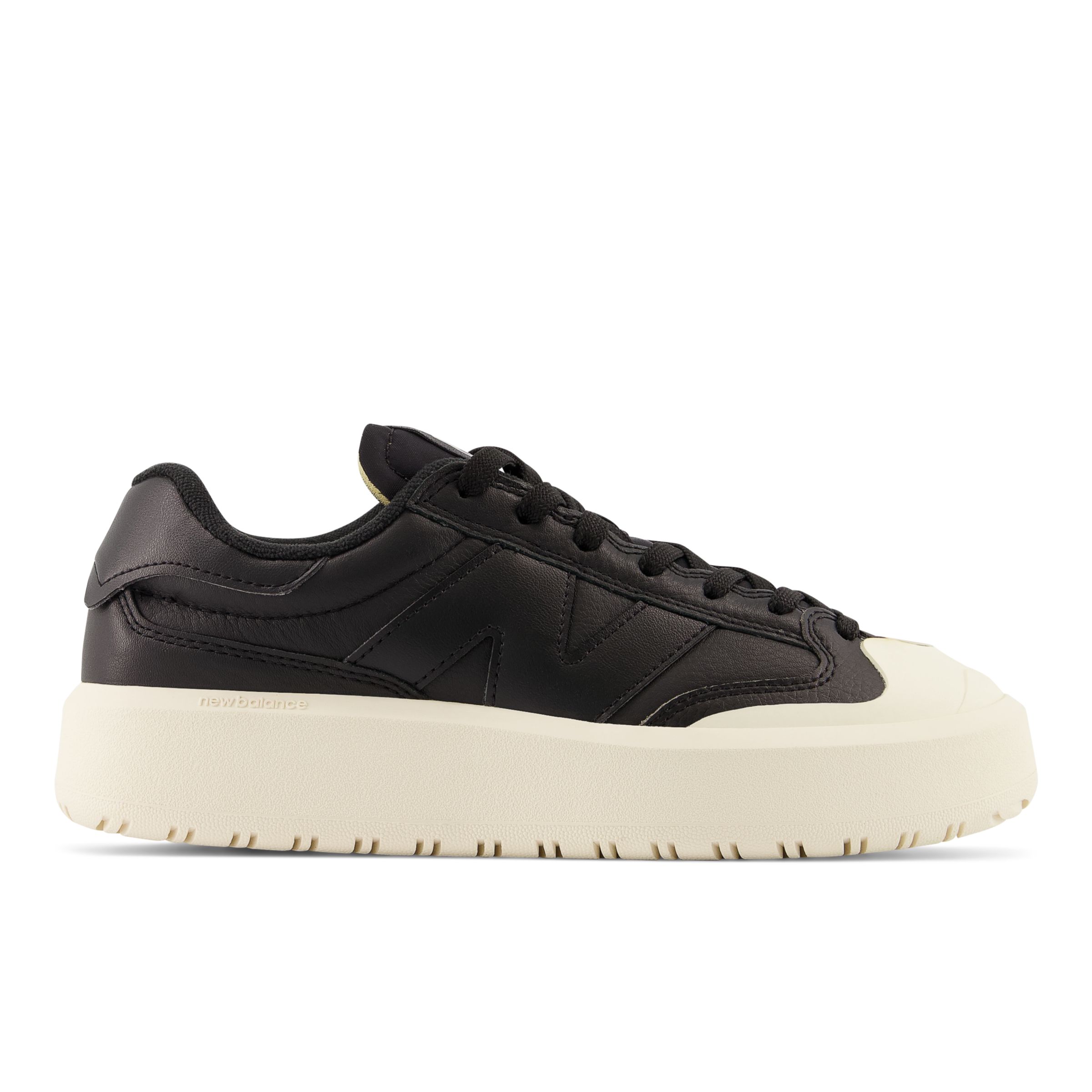 

New Balance Unisexe CT302 en Noir/Blanc, Leather, Taille 36 Large