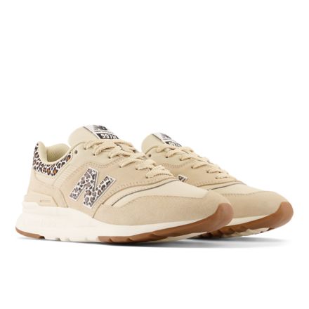 New balance women's 997h hot sale sneaker