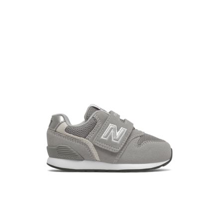 996