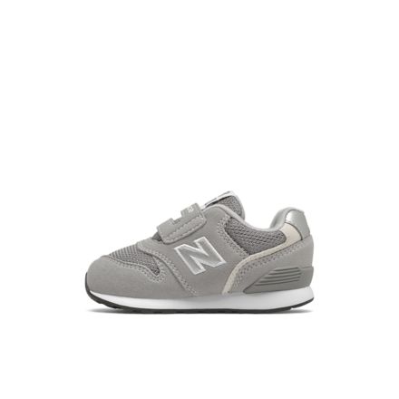 996