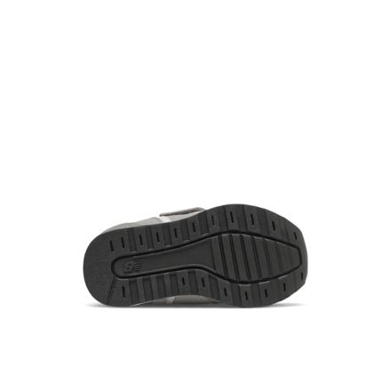 996