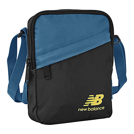 New Balance Synthetic Nb Athletics Terrain Waist Pack L in Black/Green Womens Mens Bags Mens Belt Bags Black waist bags and bumbags 