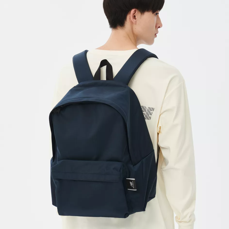 最終お値下げ　ニューバランス　リュック　ブラック　新品タグ付き　LAB35640 楽天市場】【60％OFF】【公式】ニューバランス MET24 Backpack