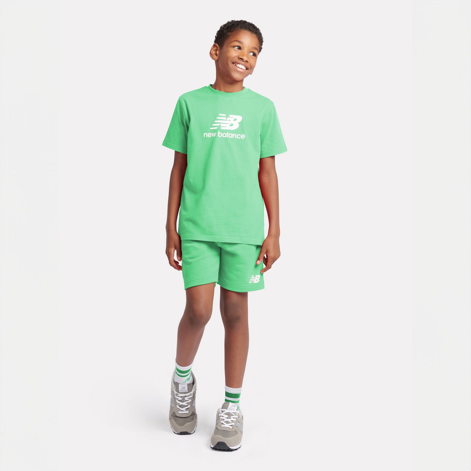 Детские брюки New Balance French Terry Stacked Logo Short — фото 2
