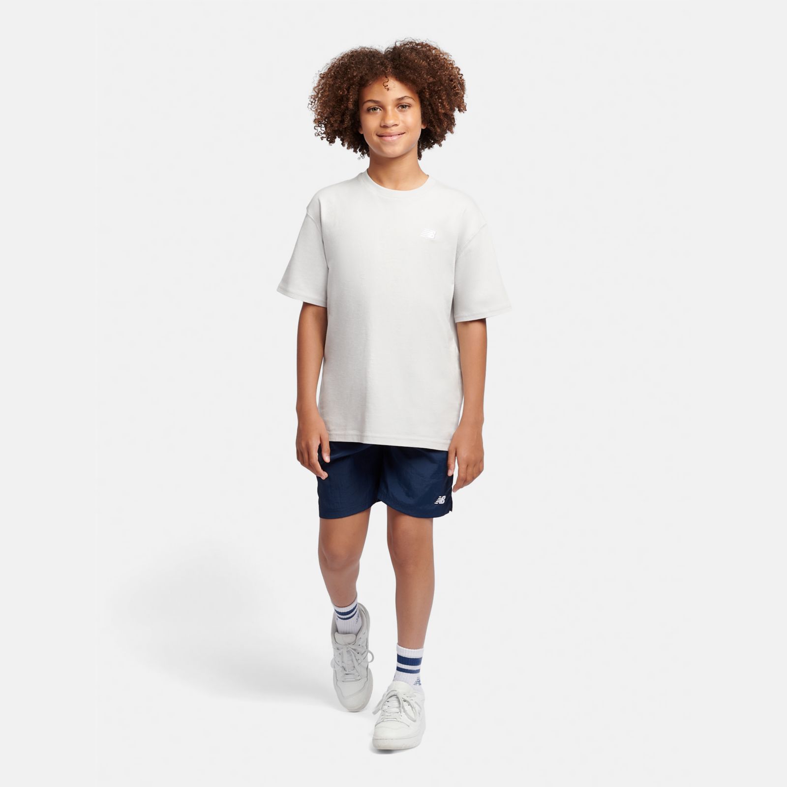 Детские брюки New Balance Small Logo Nylon Short — фото 2