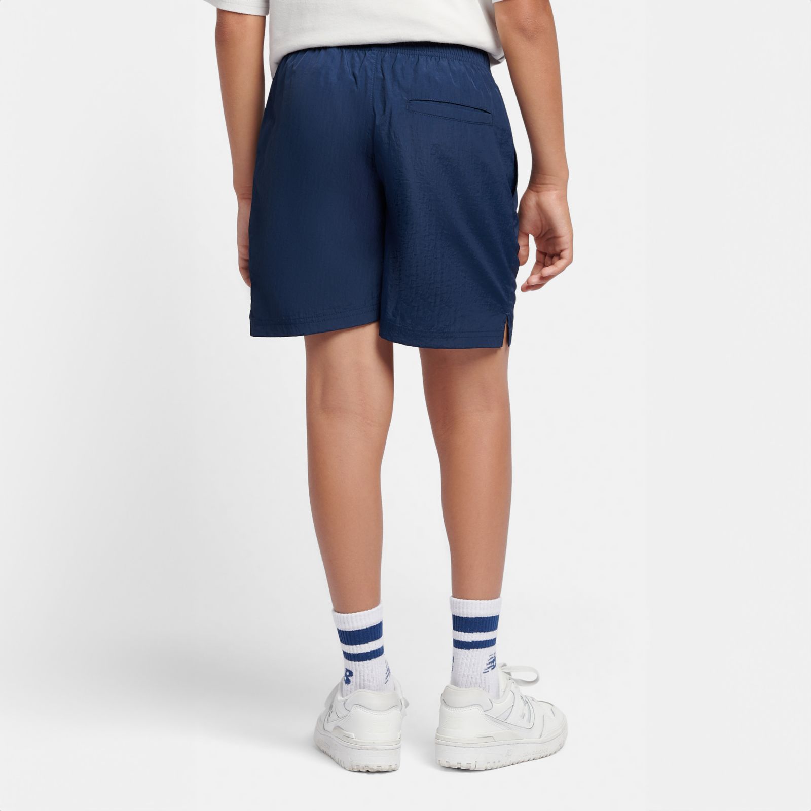 Детские брюки New Balance Small Logo Nylon Short — фото 4