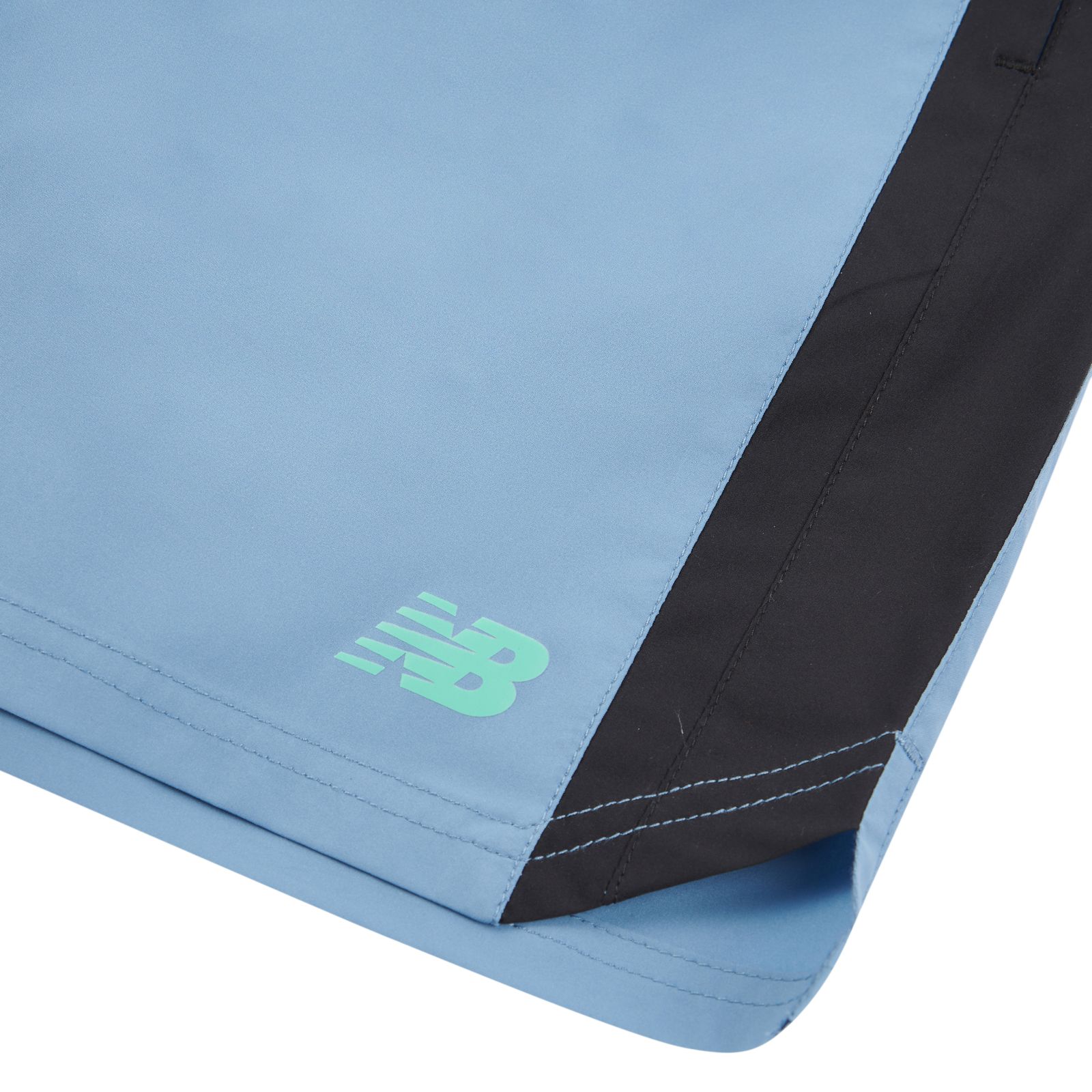 Детские брюки New Balance NB Essential Athletic Short — фото 2