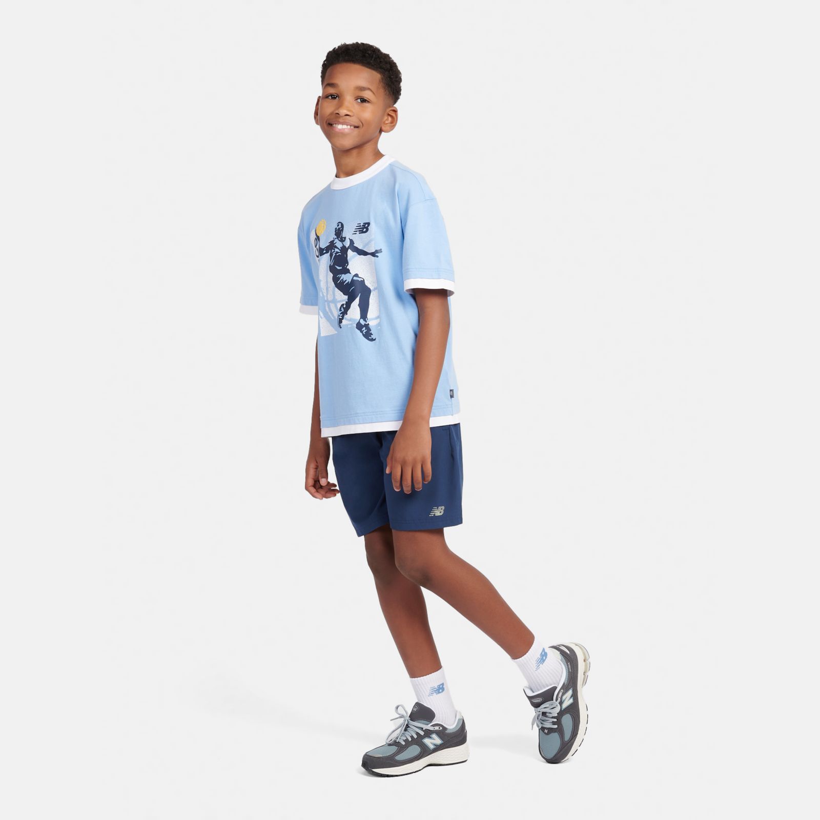 Детские футболки New Balance Hoops Layup Graphic Tee — фото 2