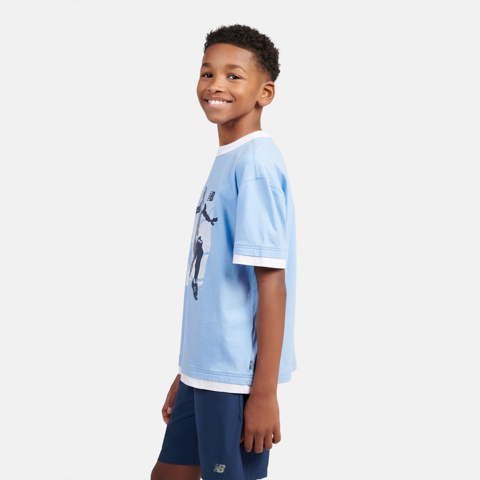 Детские футболки New Balance Hoops Layup Graphic Tee — фото 5
