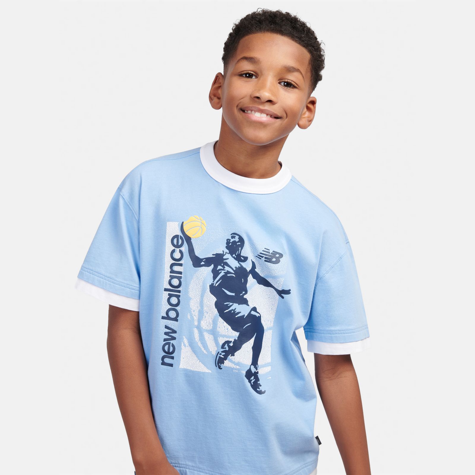 Детские футболки New Balance Hoops Layup Graphic Tee — фото 3